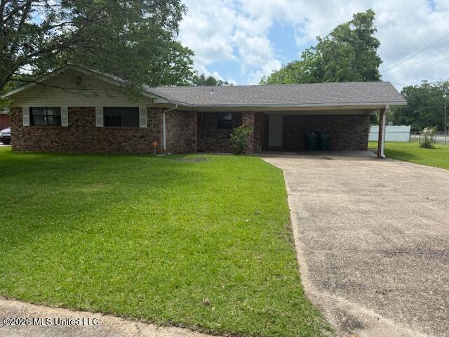 125 Clarence Drive Property Photo 1