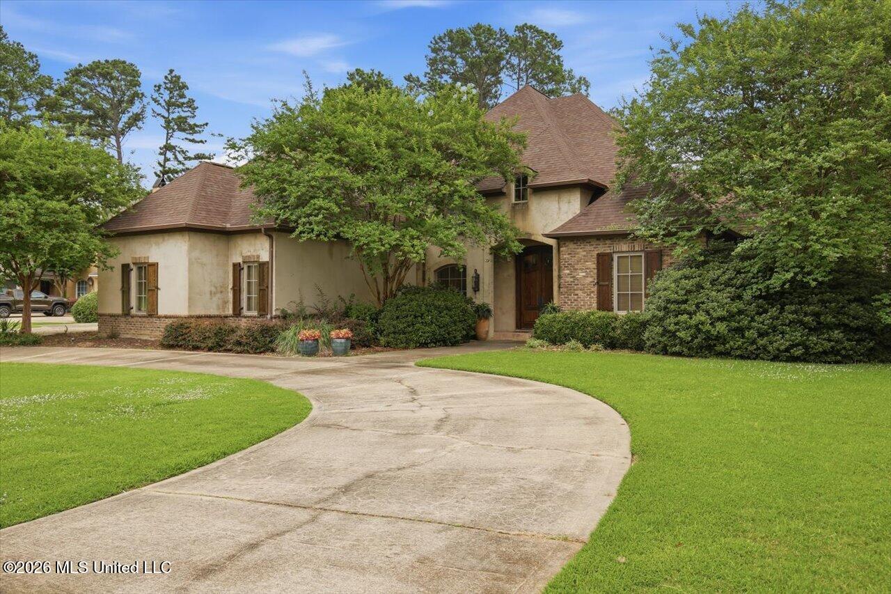 385 Kingsbridge Road Property Photo 3
