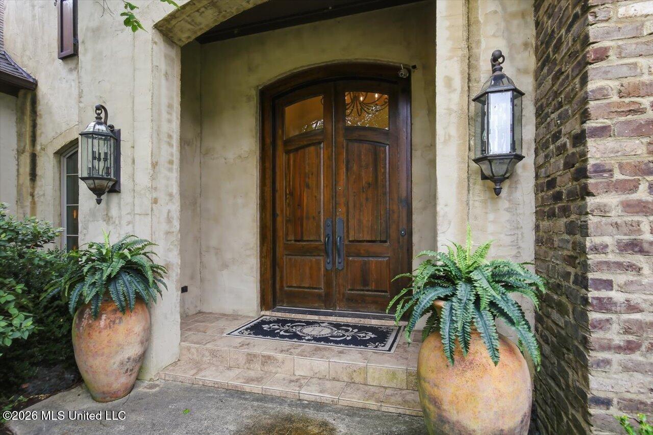 385 Kingsbridge Road Property Photo 4