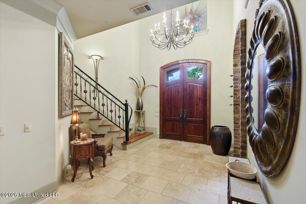 385 Kingsbridge Road Property Photo 6