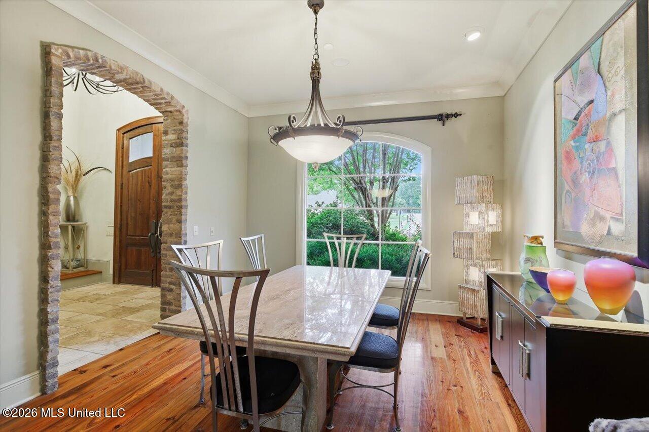 385 Kingsbridge Road Property Photo 14