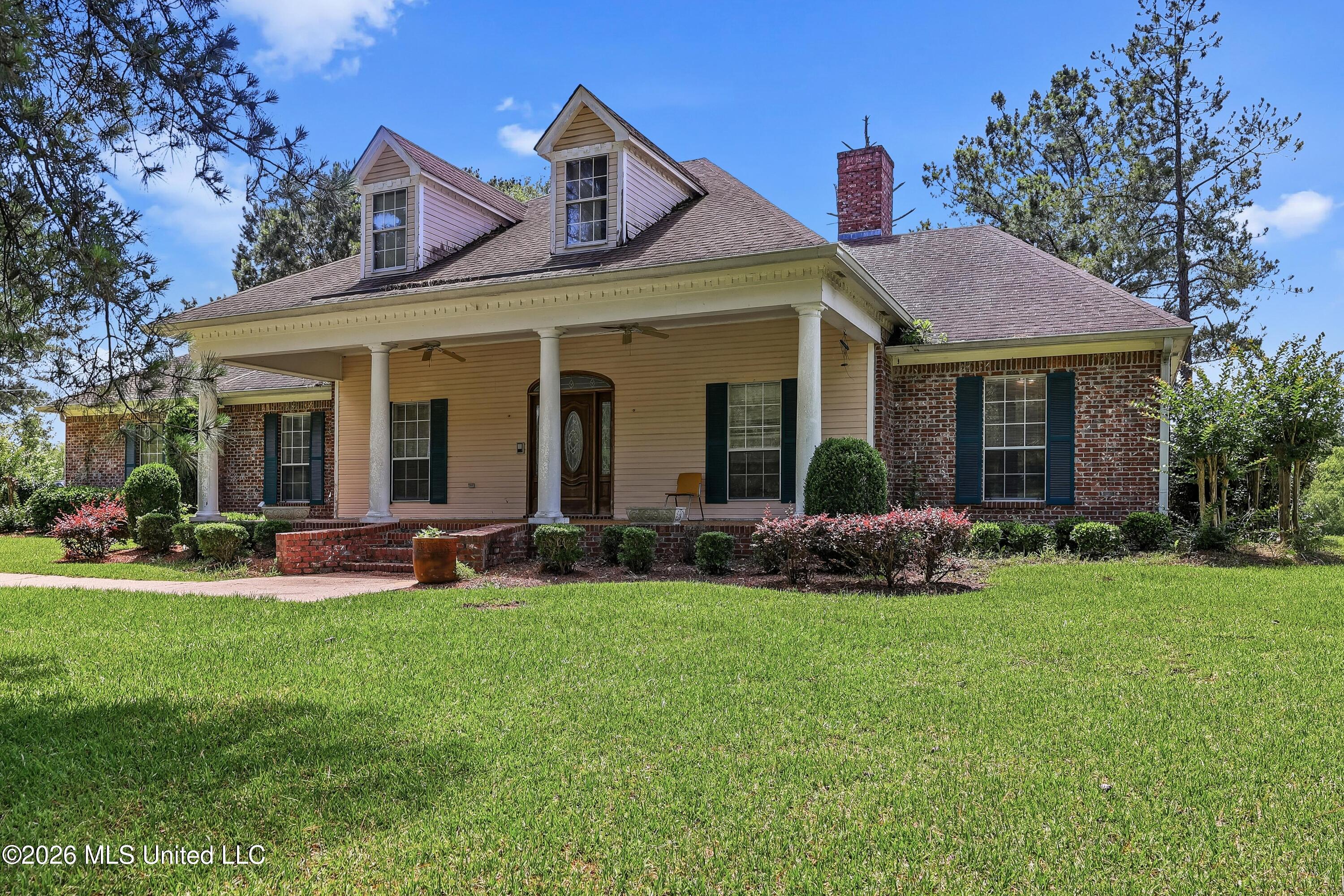 1861 Sharon Road Property Photo 2