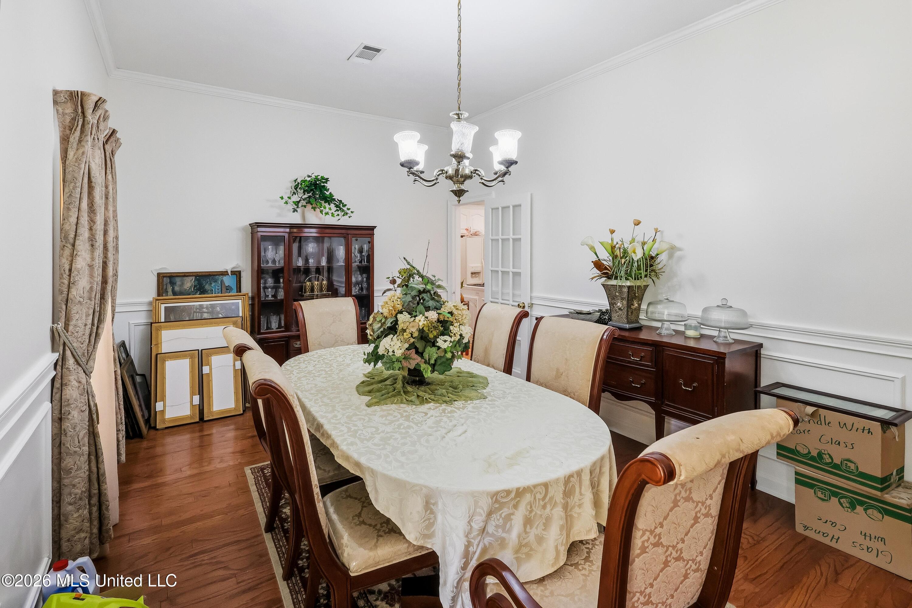 1861 Sharon Road Property Photo 3