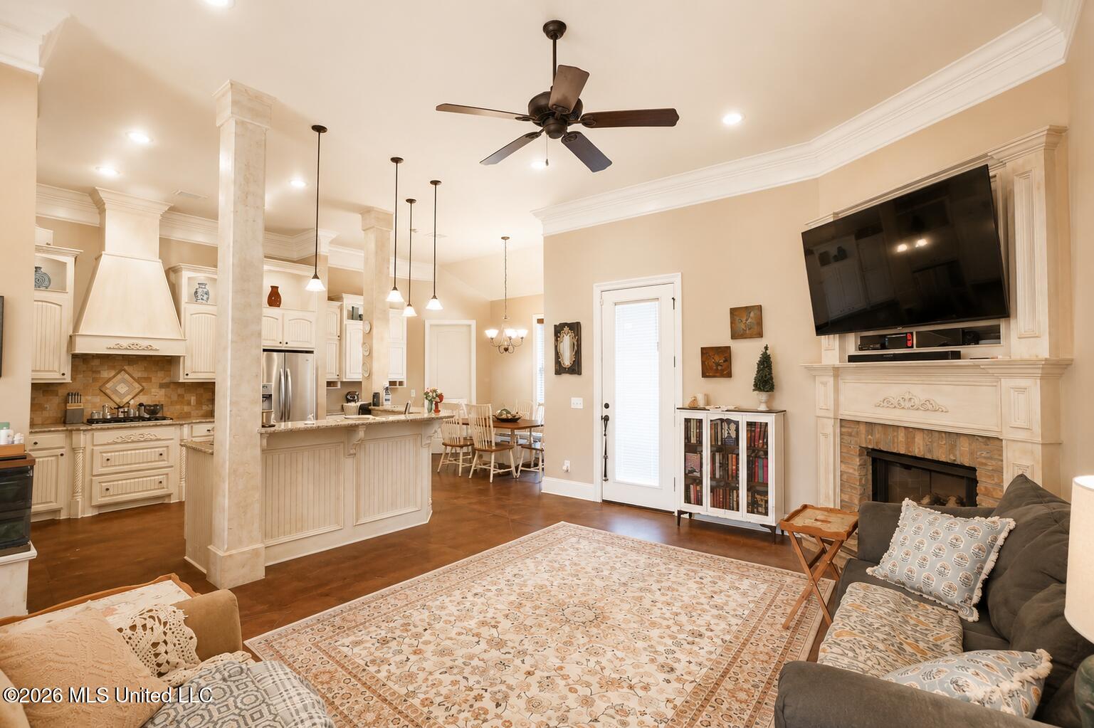 115 Woodburn Way Property Photo 4