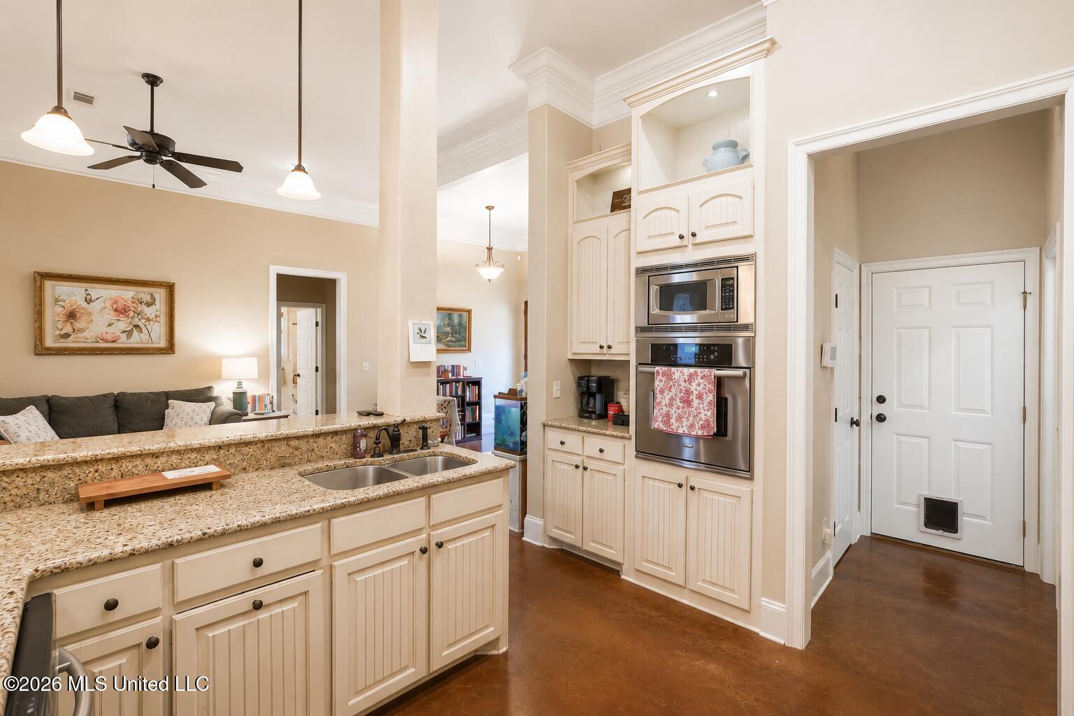 115 Woodburn Way Property Photo 5