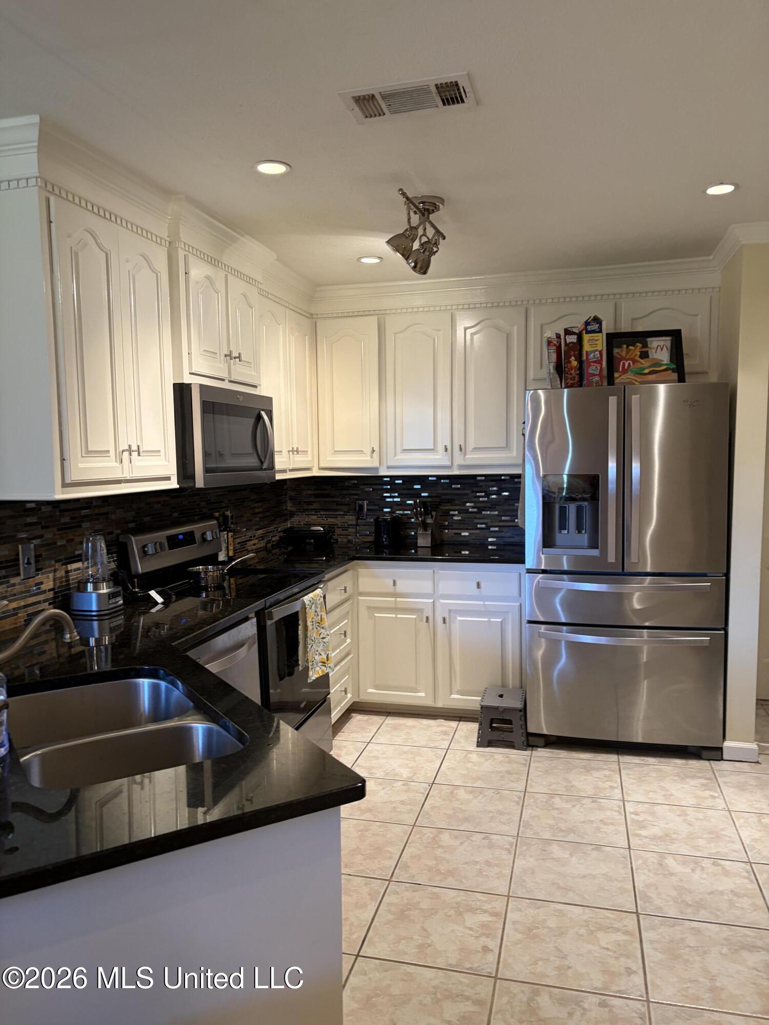 456 Treles Drive Property Photo 7
