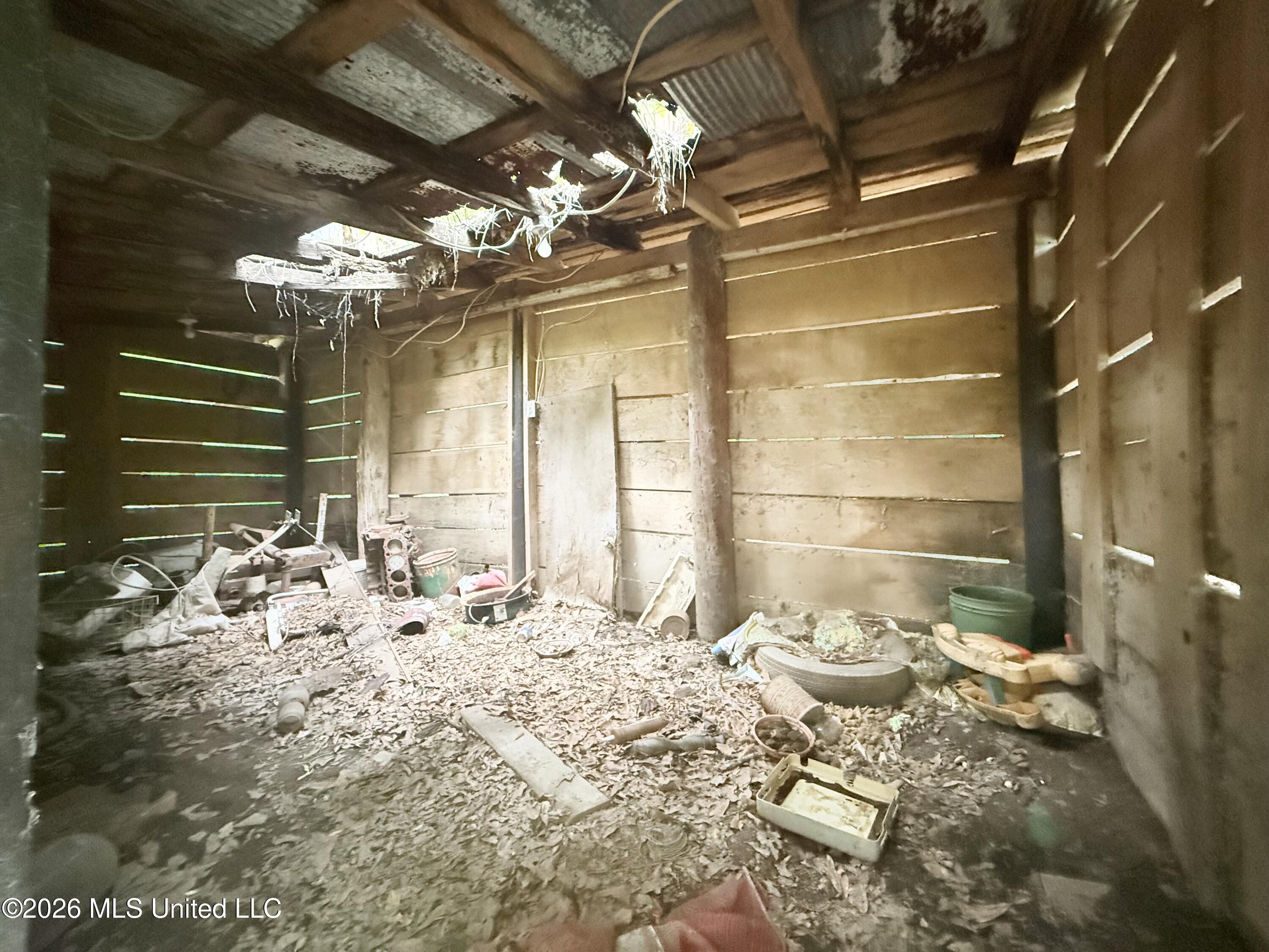 1015 Highway 51 Property Photo 6