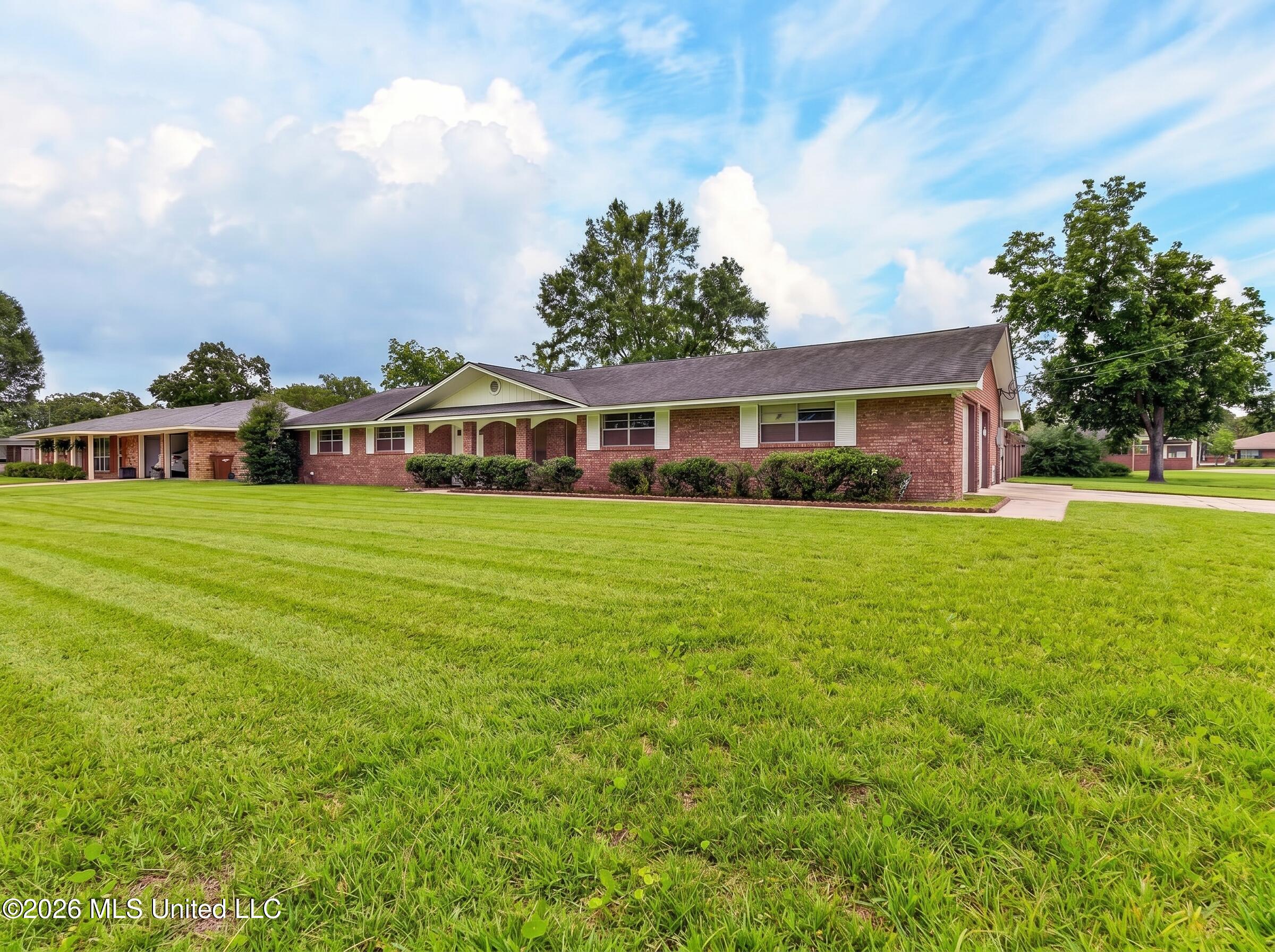 6 Pecan Circle Property Photo 2