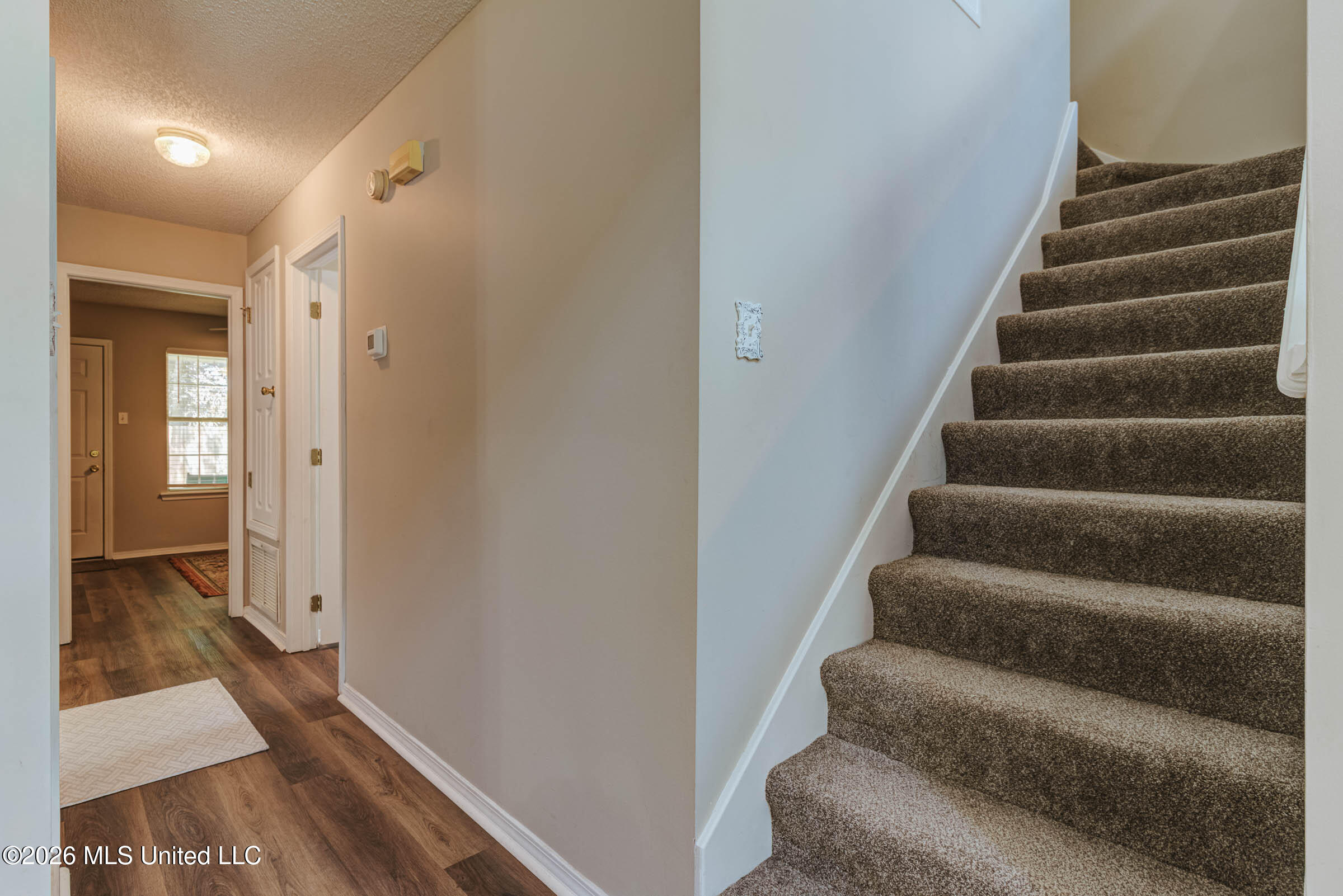 517 Heatherstone Circle Property Photo 13
