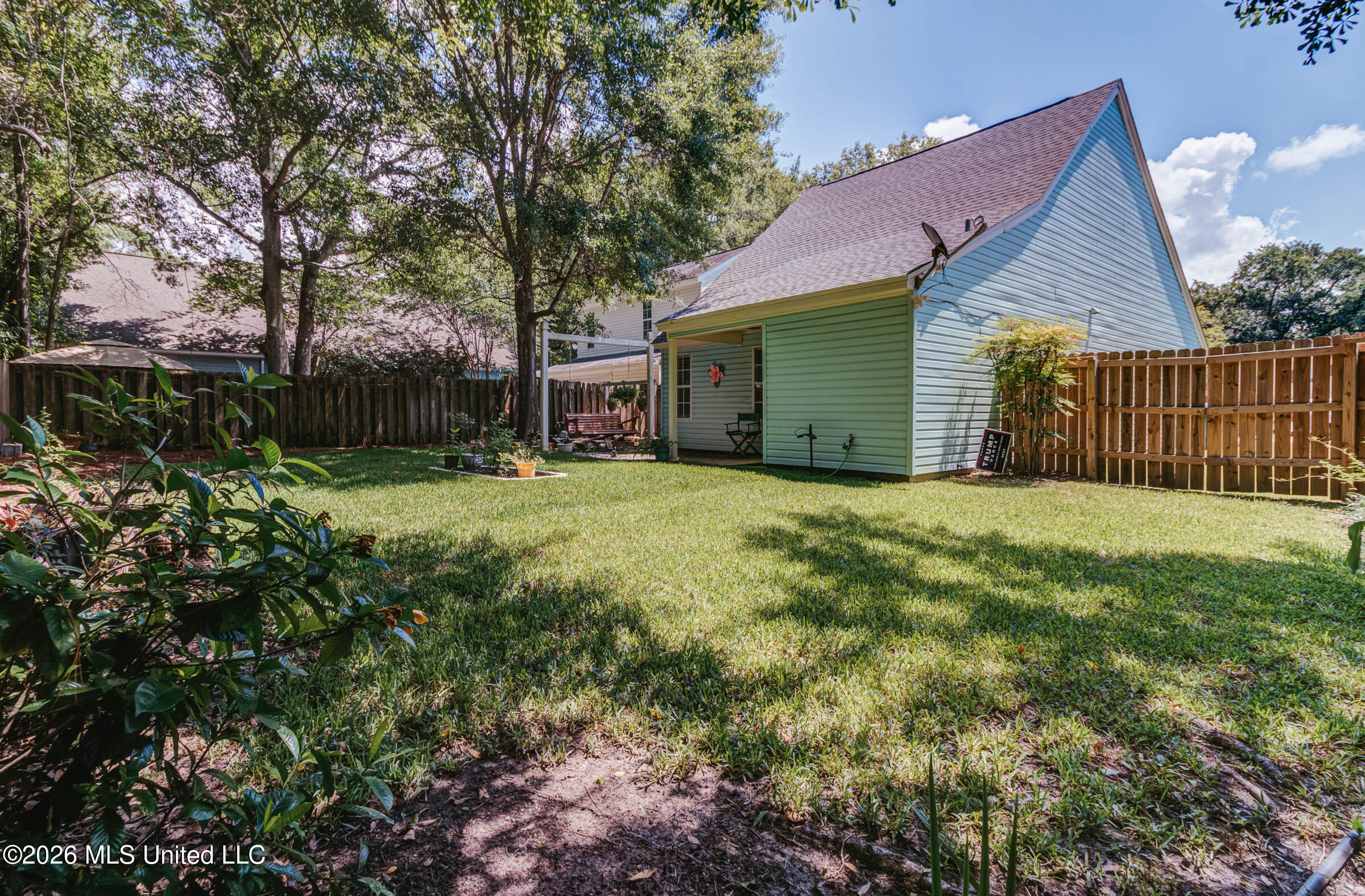 517 Heatherstone Circle Property Photo 23