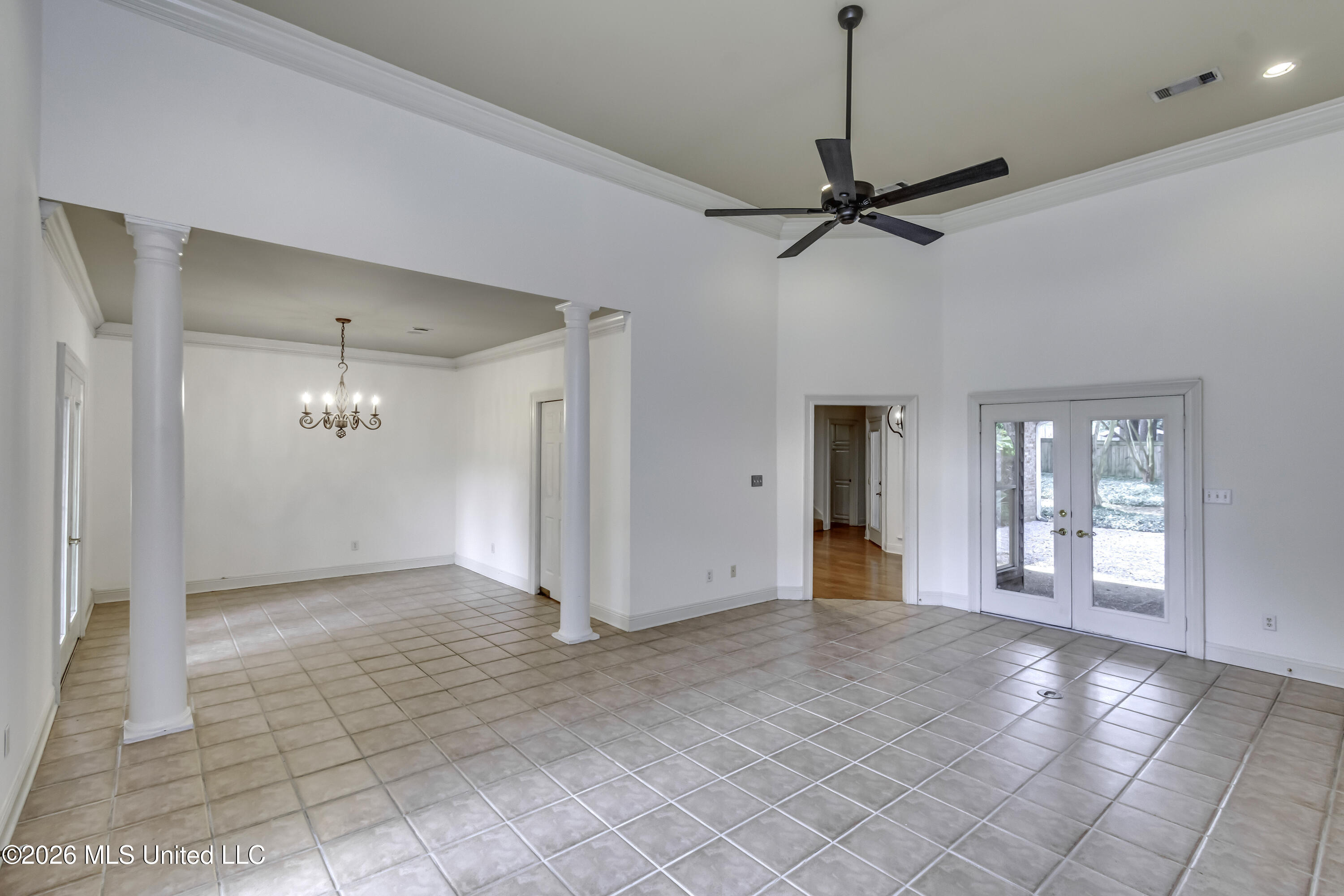 137 Whisper Lake Boulevard Property Photo 9