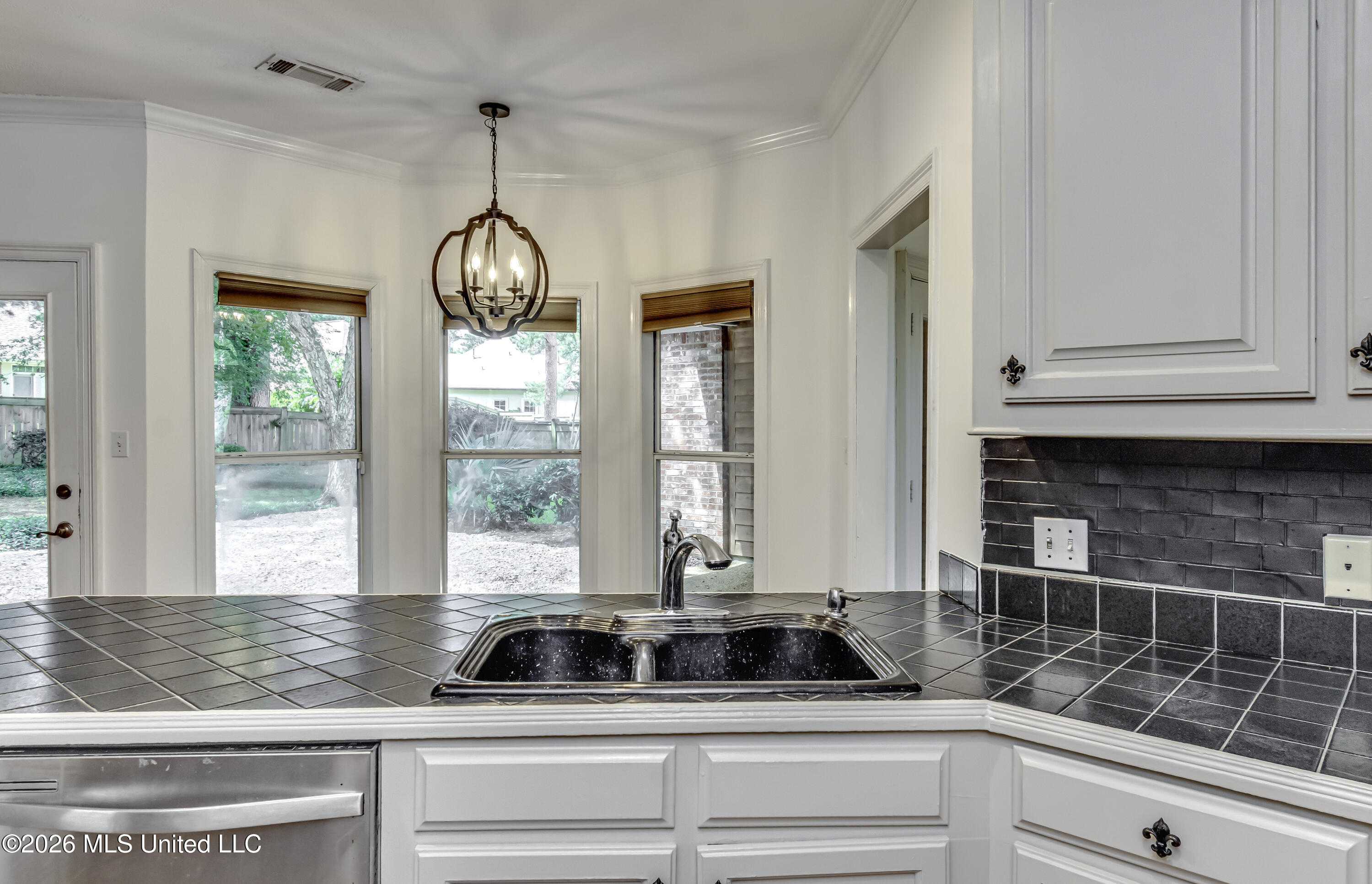 137 Whisper Lake Boulevard Property Photo 24