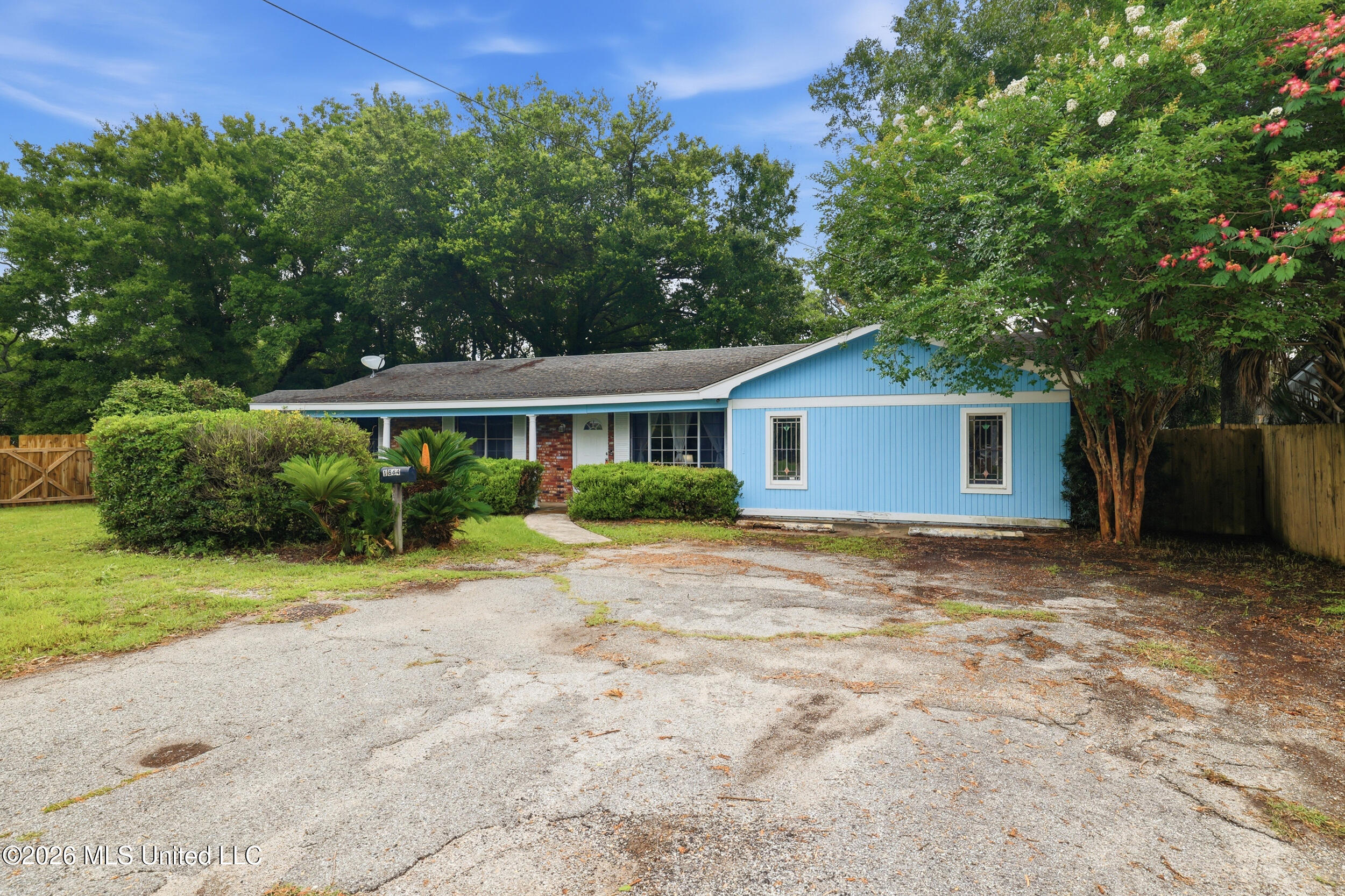 1884 Schencks Street Property Photo 4