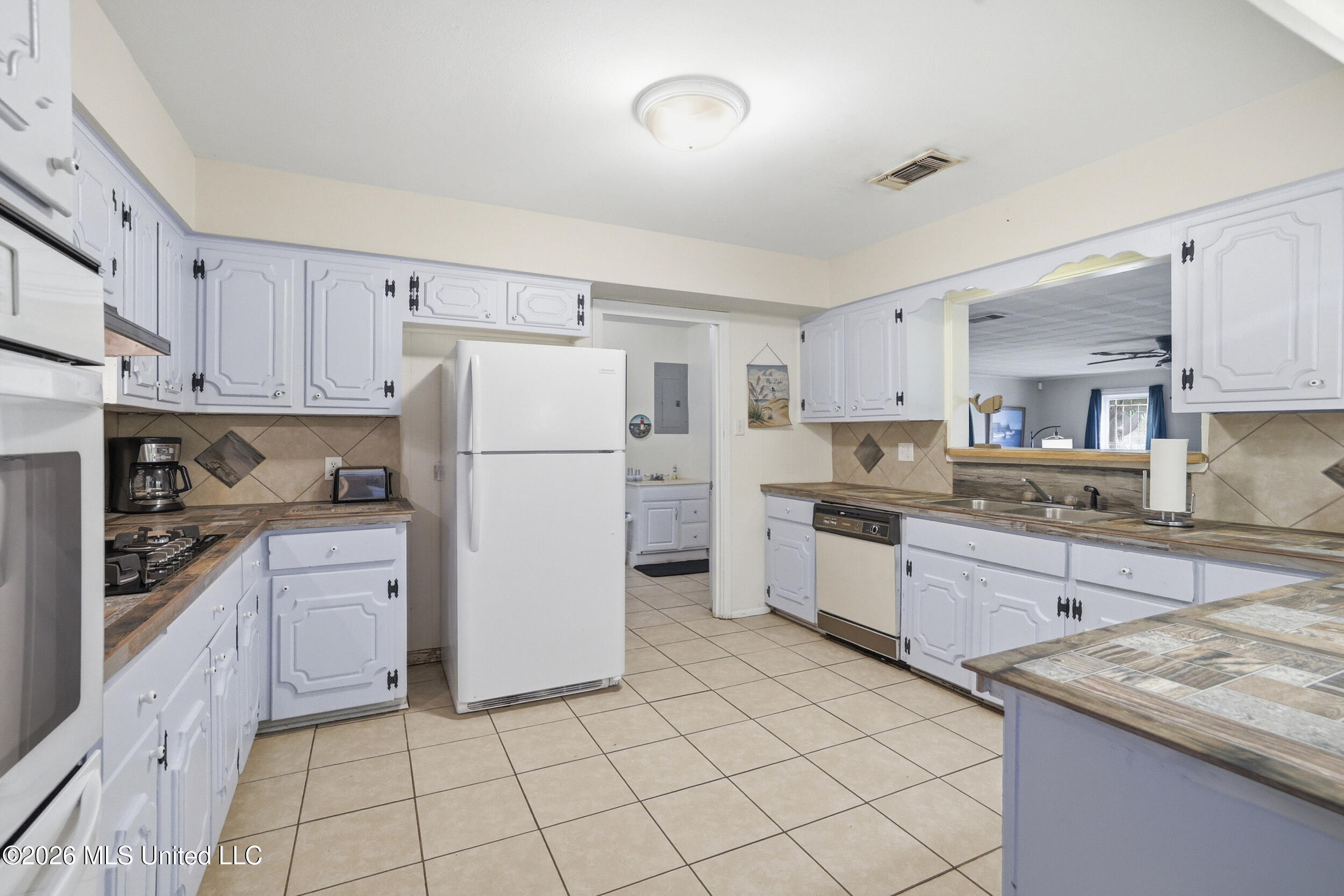 1884 Schencks Street Property Photo 12
