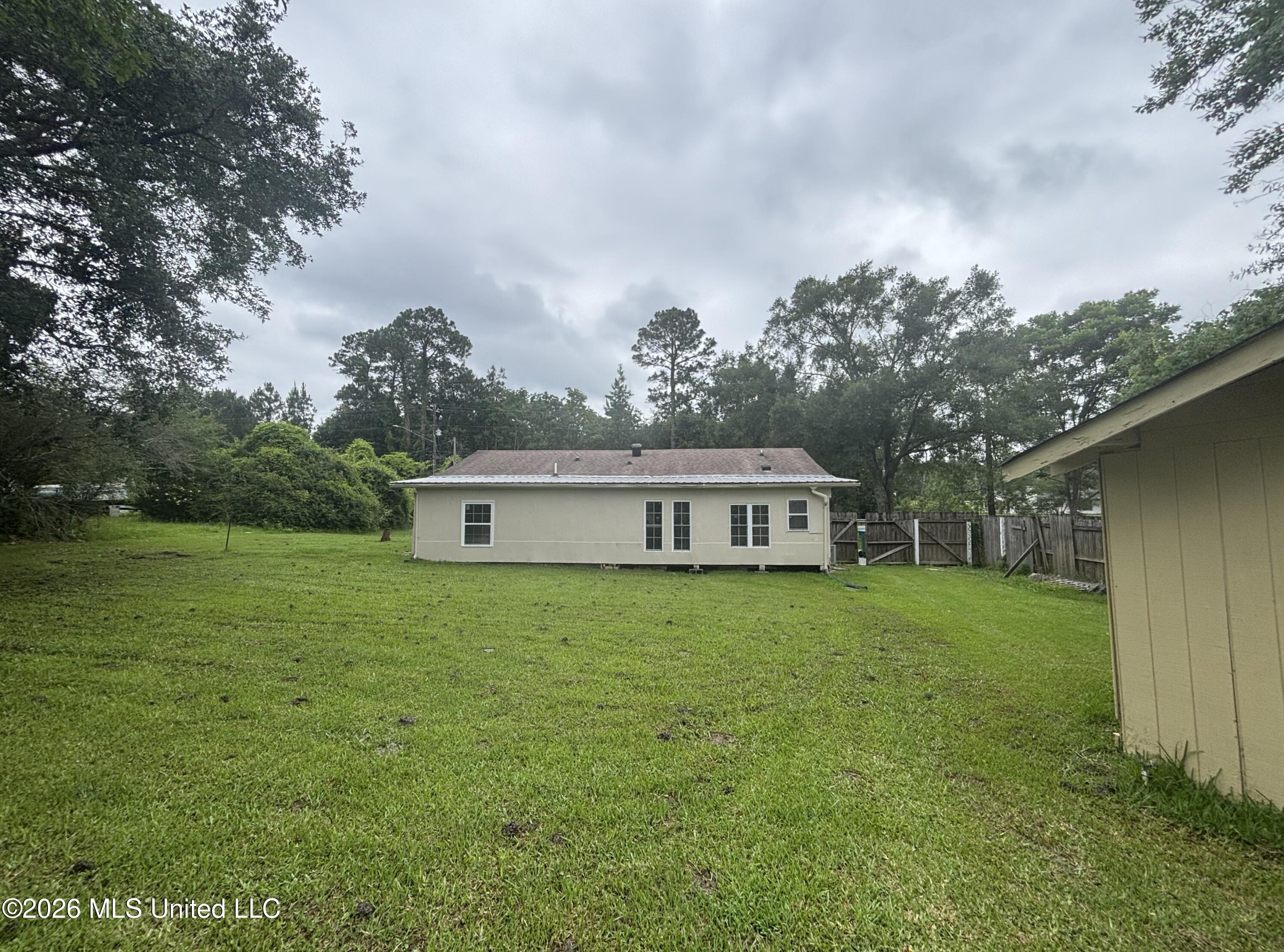 16171 Robinson Road Property Photo 2