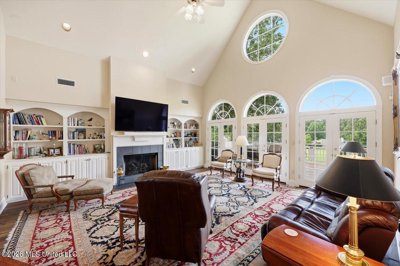 103 Woodlands Green Drive Property Photo 7