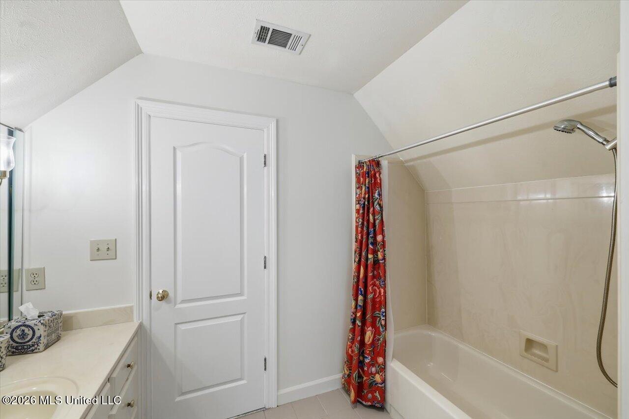 103 Woodlands Green Drive Property Photo 39
