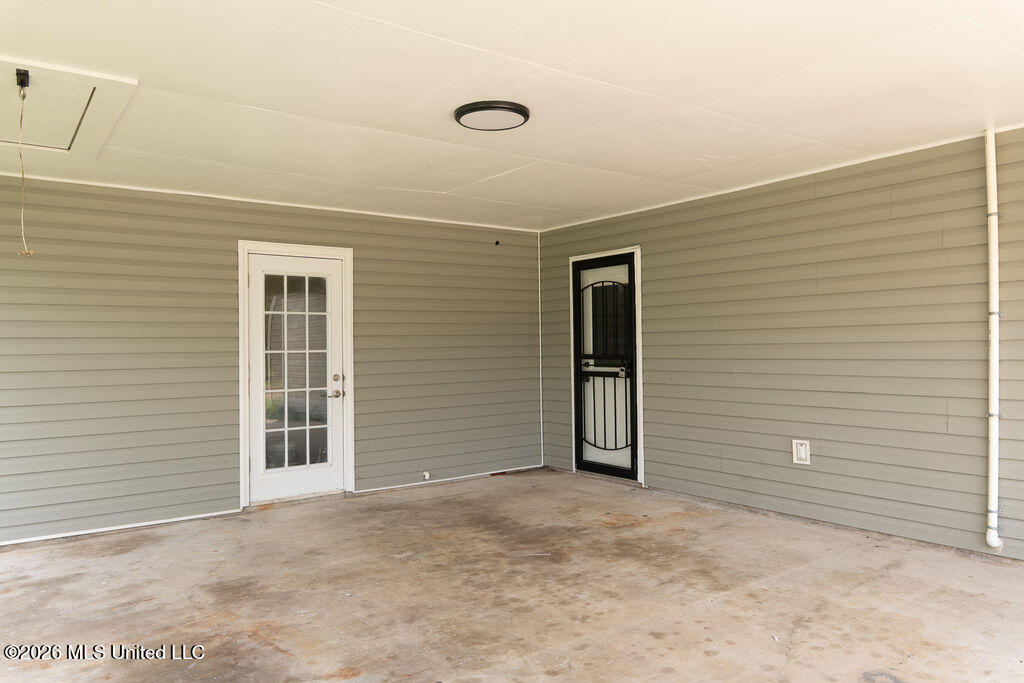 1814 Twin Pine Drive Property Photo 4