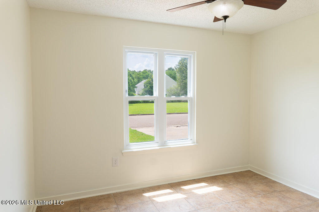 1814 Twin Pine Drive Property Photo 9