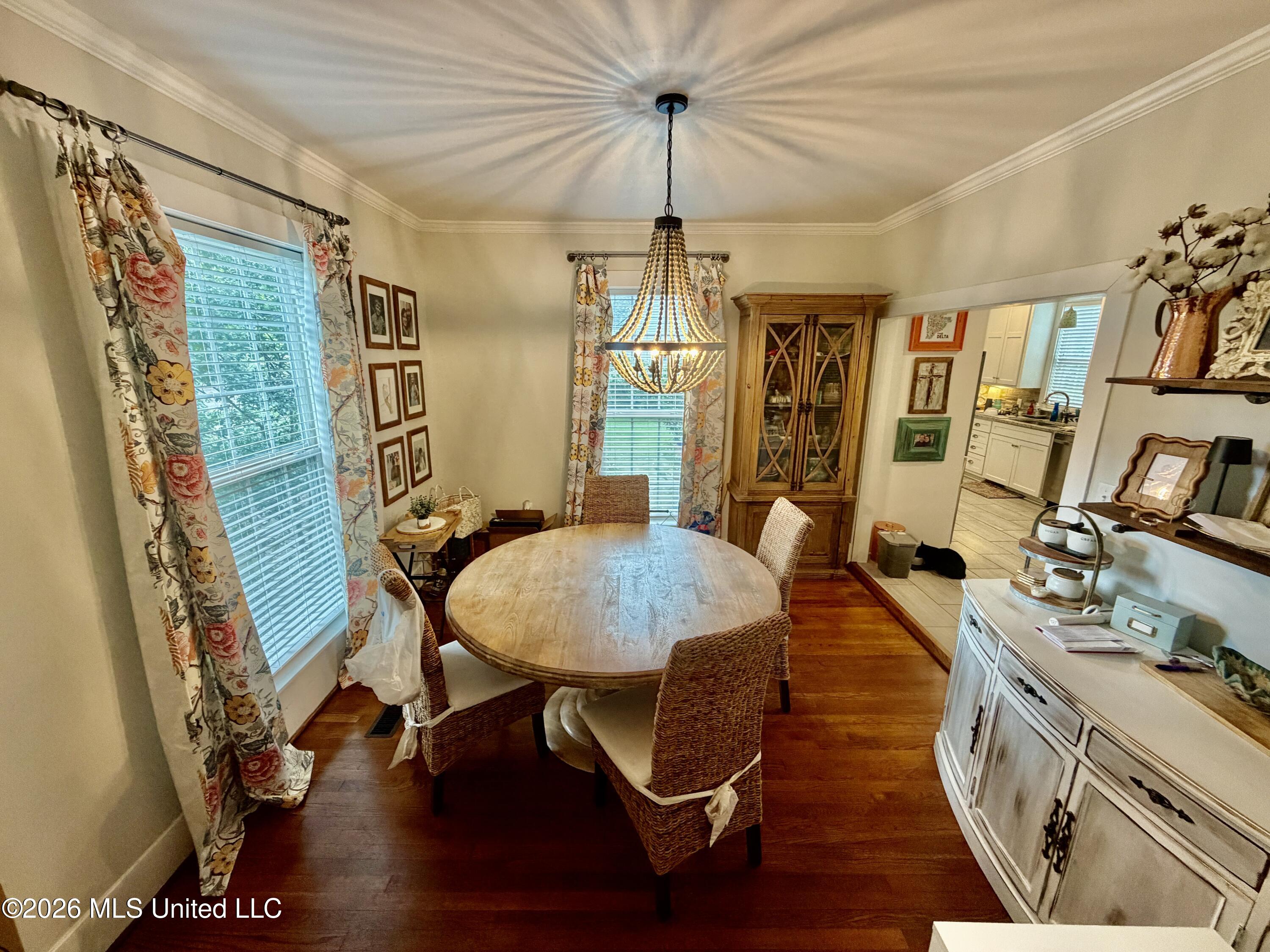 601 N Deer Creek Drive Property Photo 3