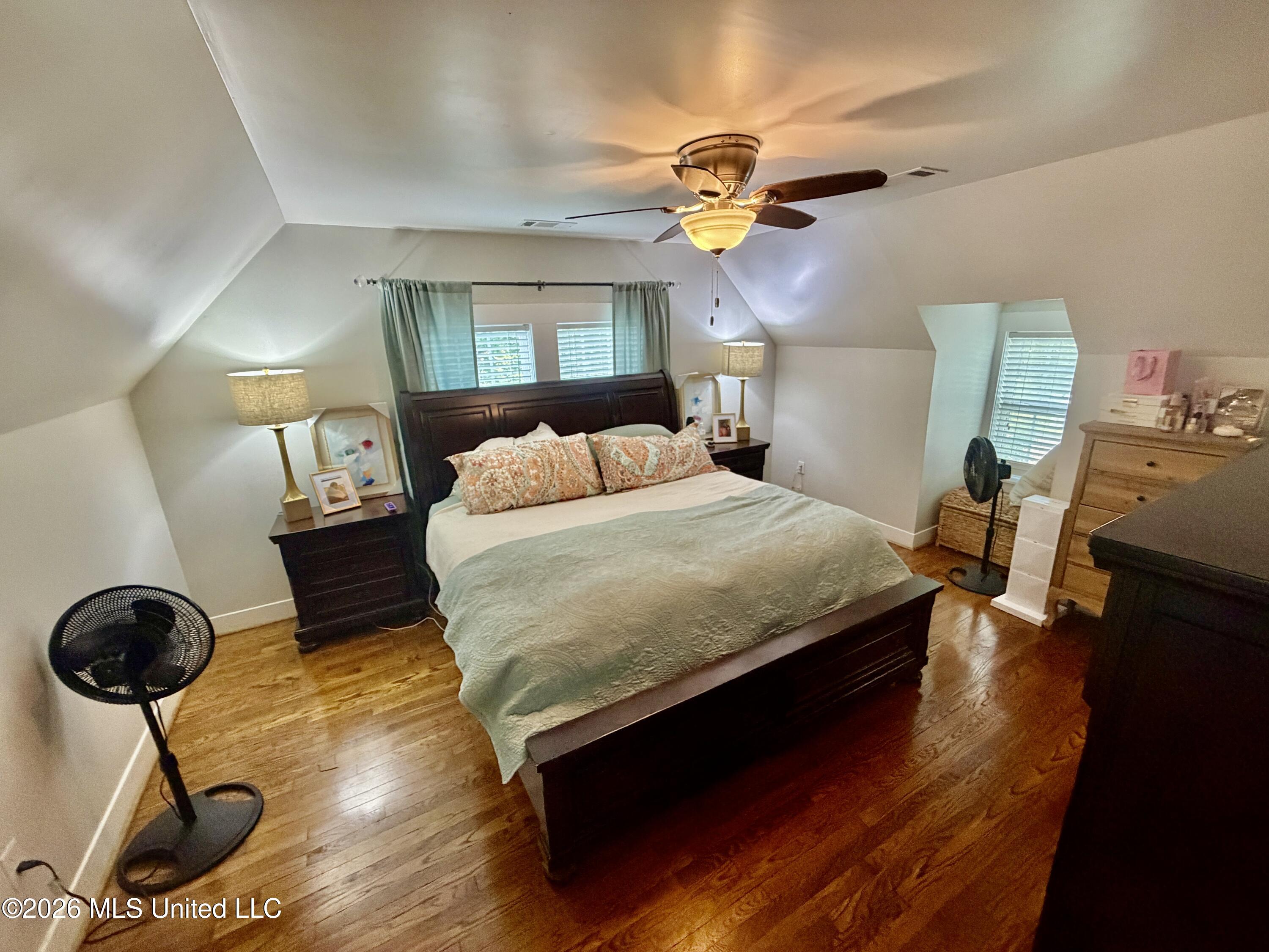 601 N Deer Creek Drive Property Photo 7