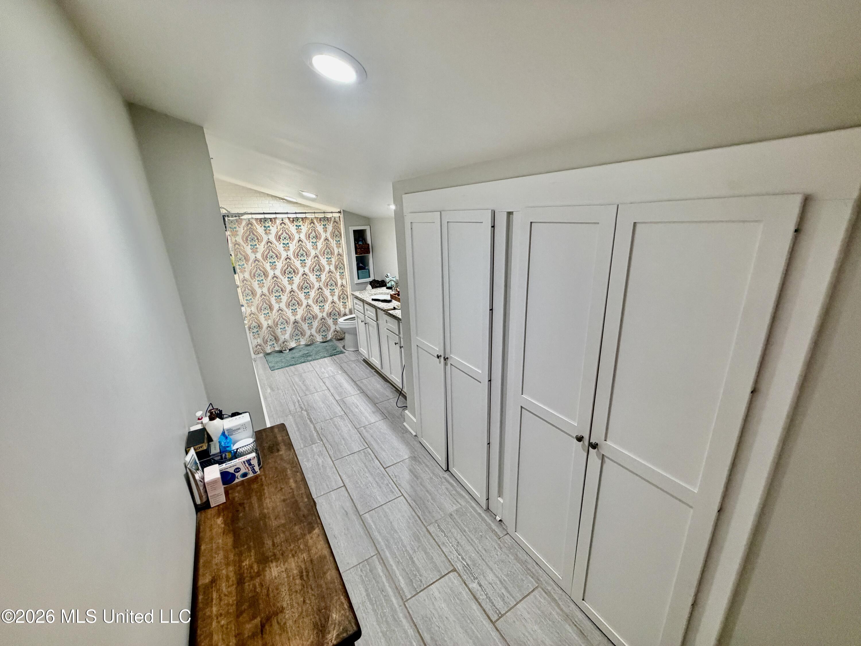 601 N Deer Creek Drive Property Photo 8