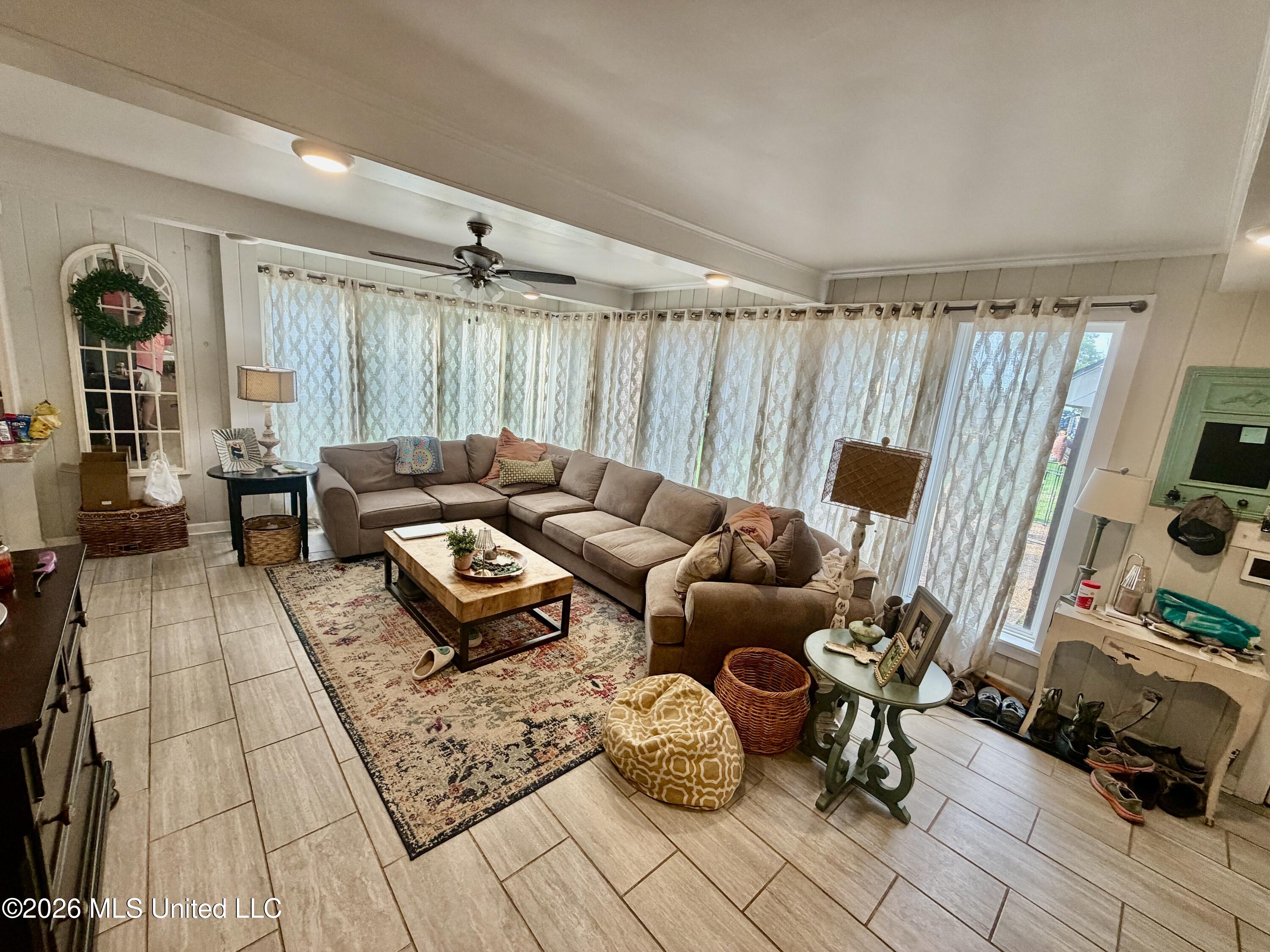 601 N Deer Creek Drive Property Photo 11