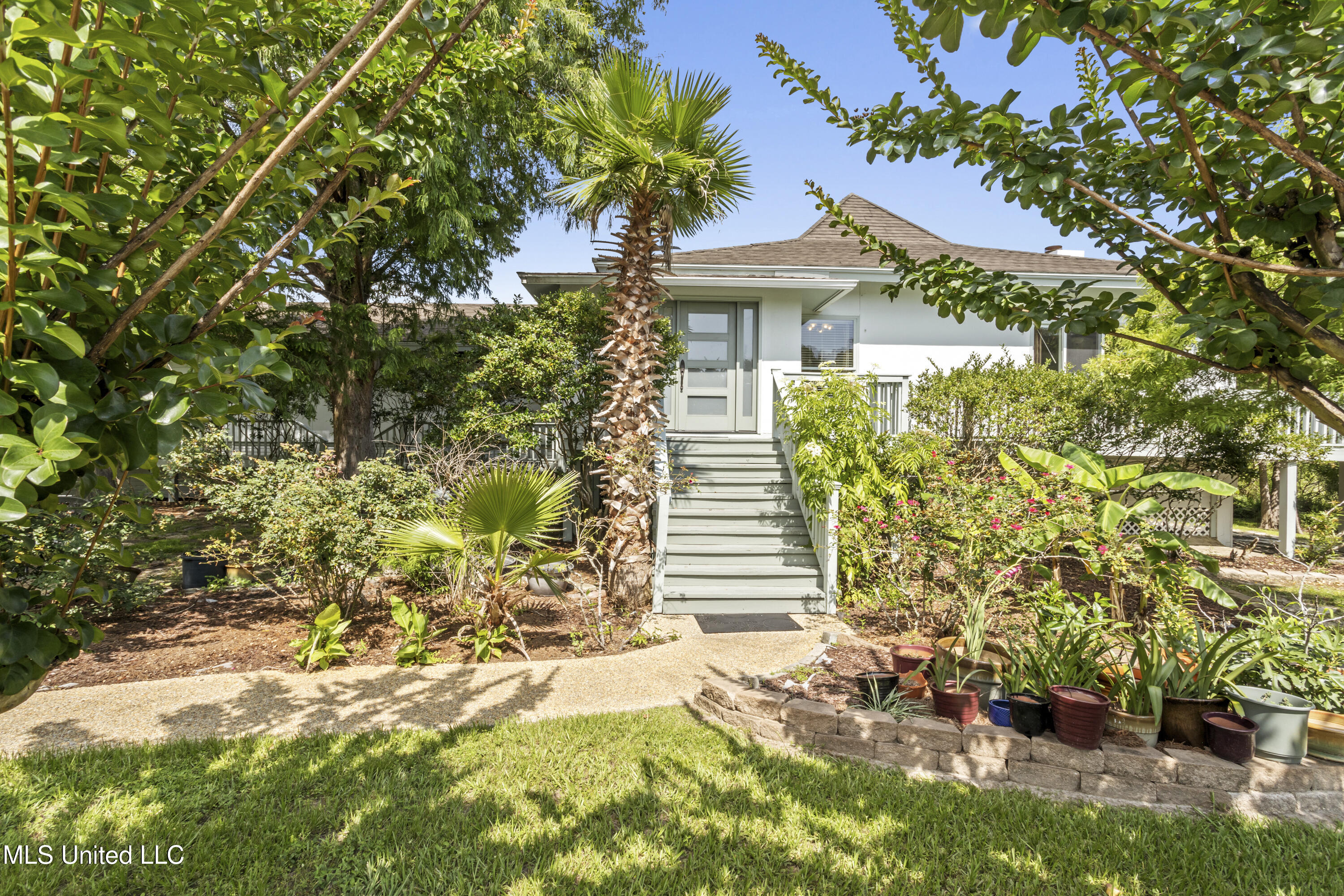 420 Caribe Place Property Photo 1