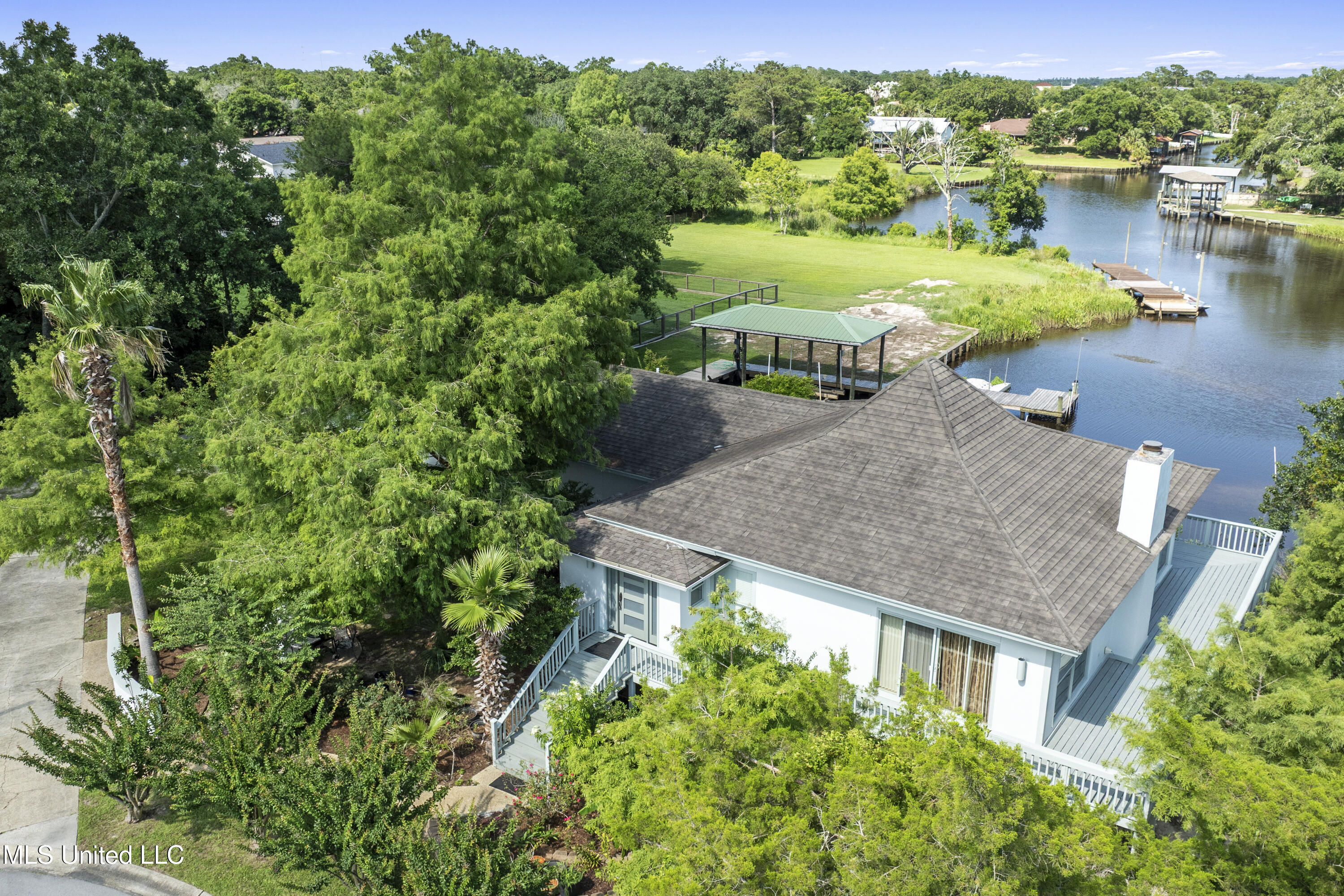 420 Caribe Place Property Photo 2