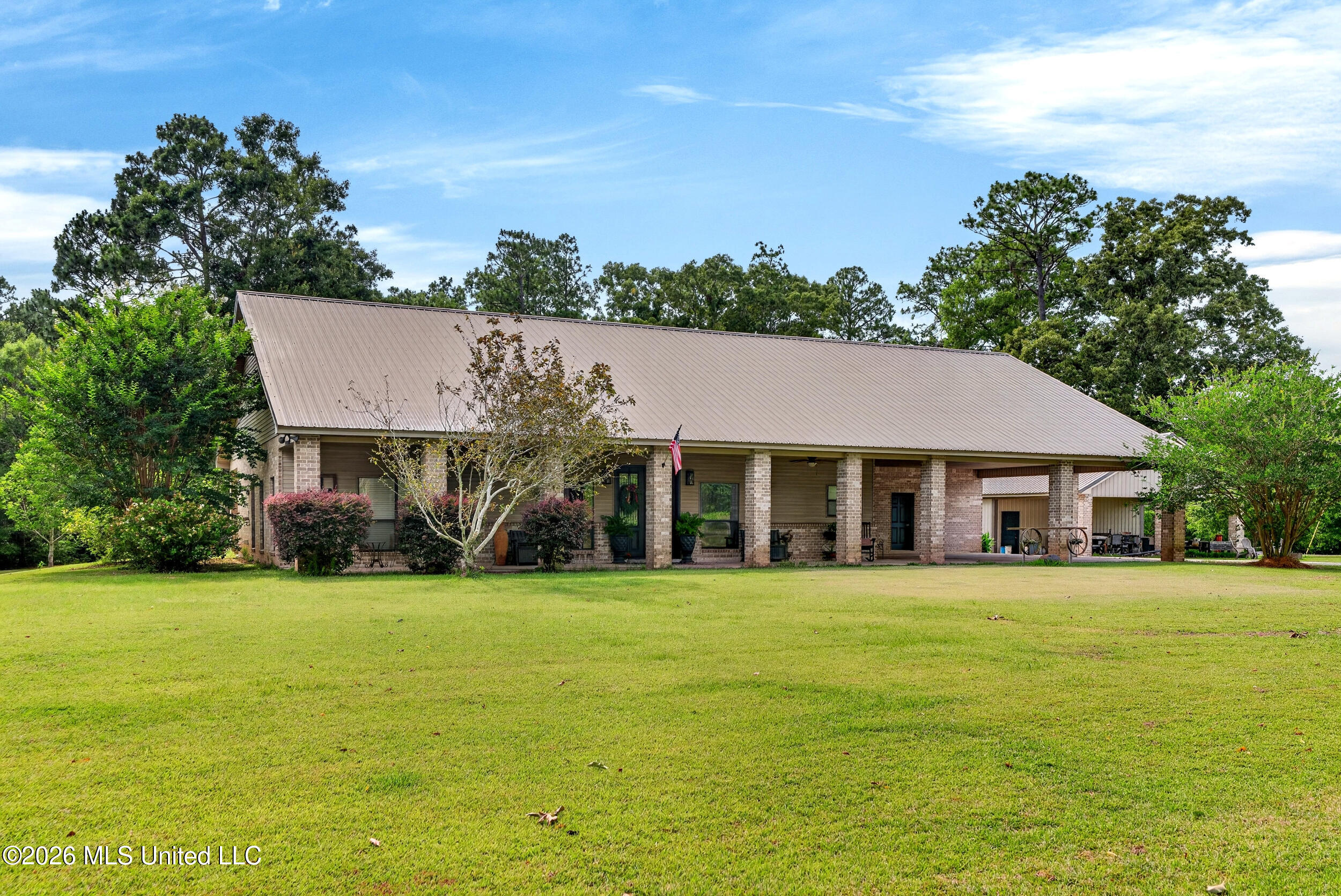 143 Balmoral Drive Property Photo 1