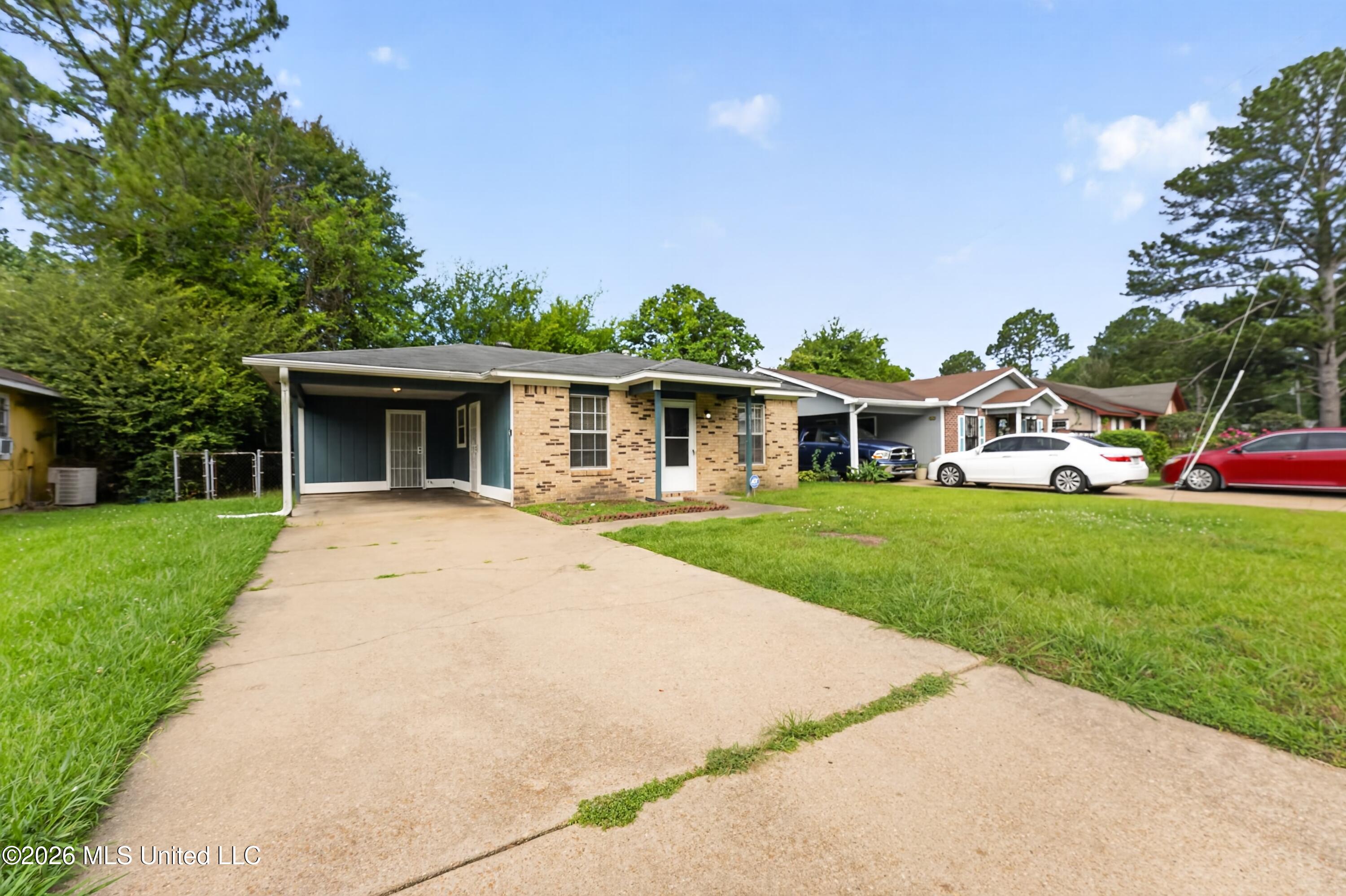 6643 Glen Ridge Drive Property Photo 2