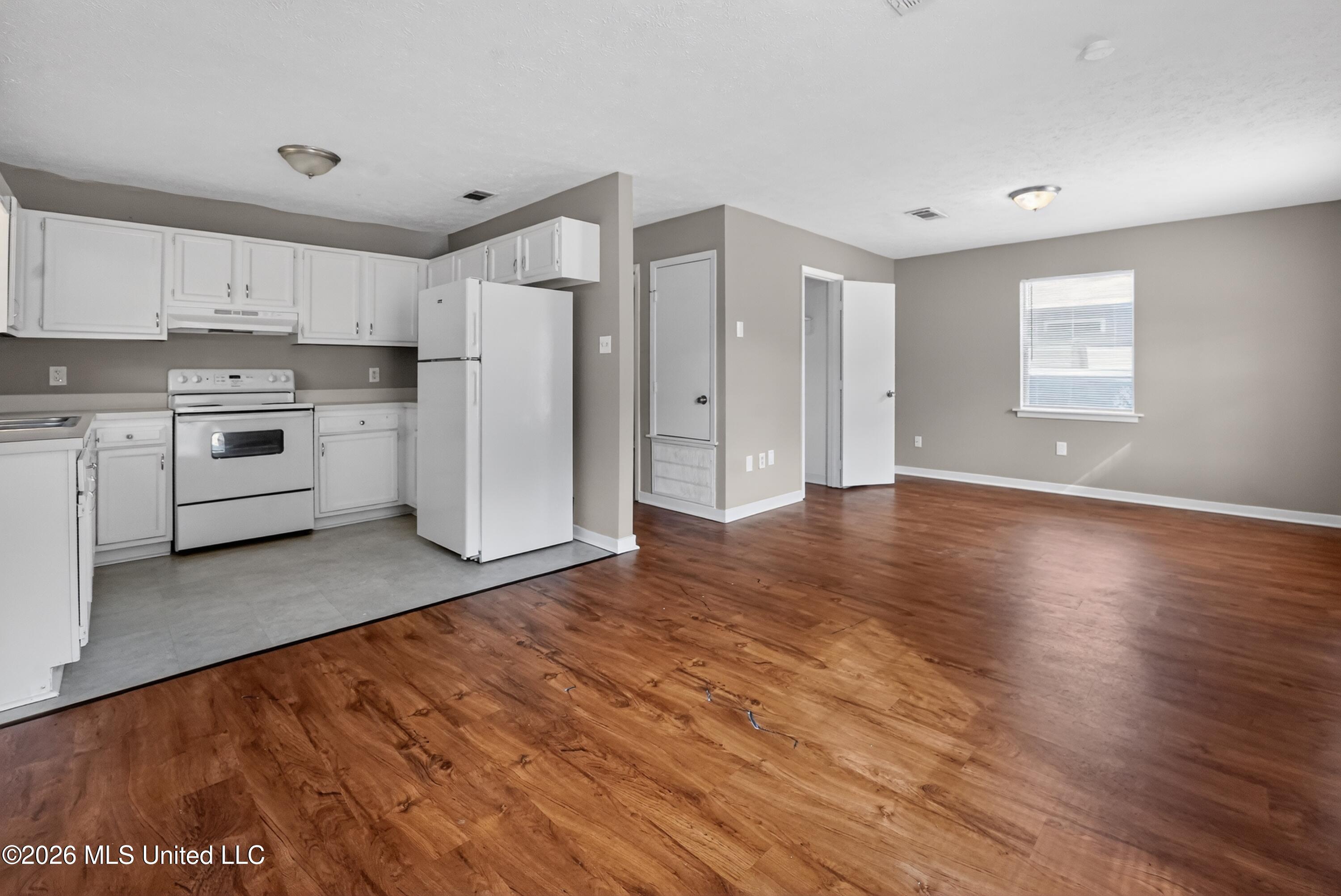 6643 Glen Ridge Drive Property Photo 8