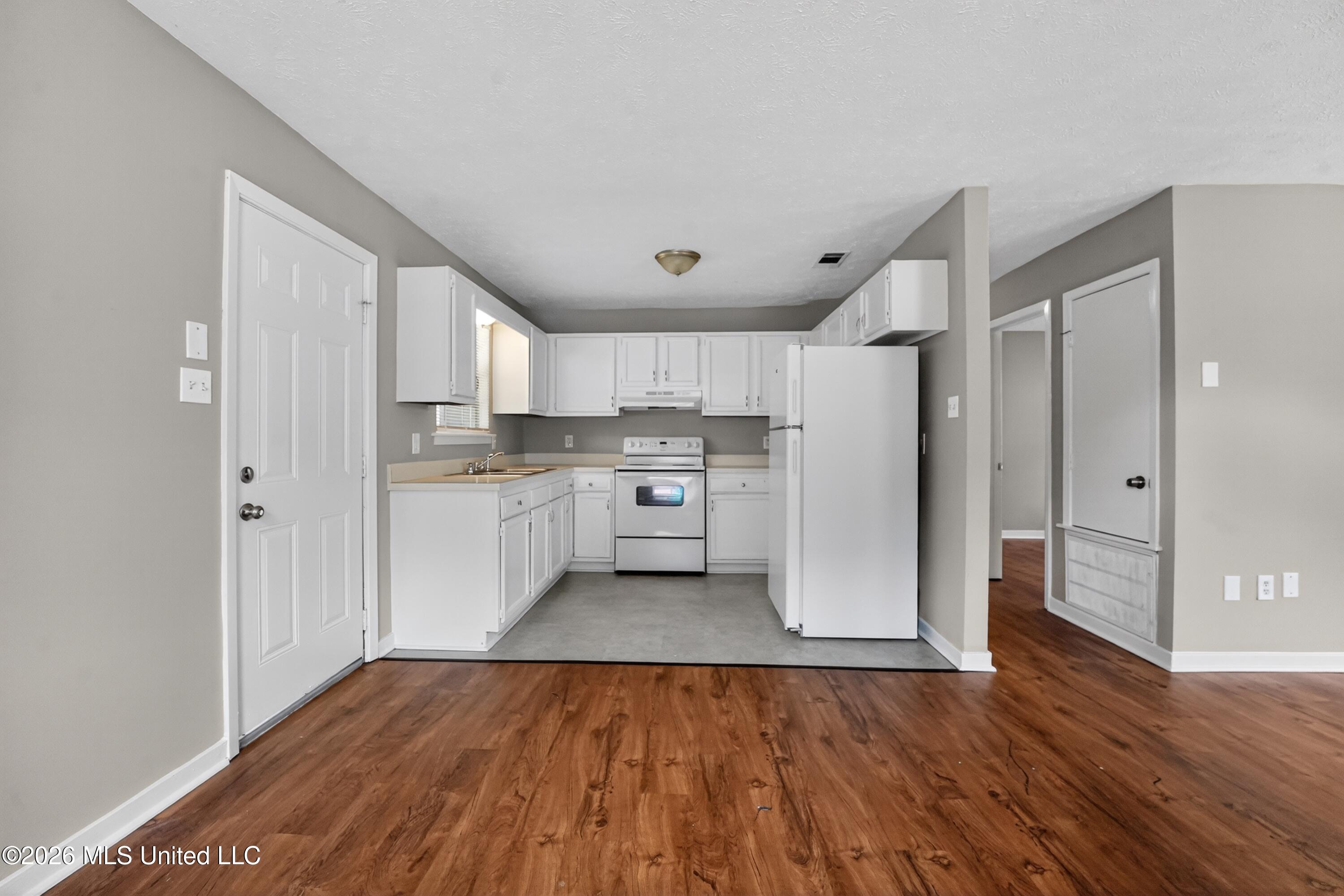 6643 Glen Ridge Drive Property Photo 10