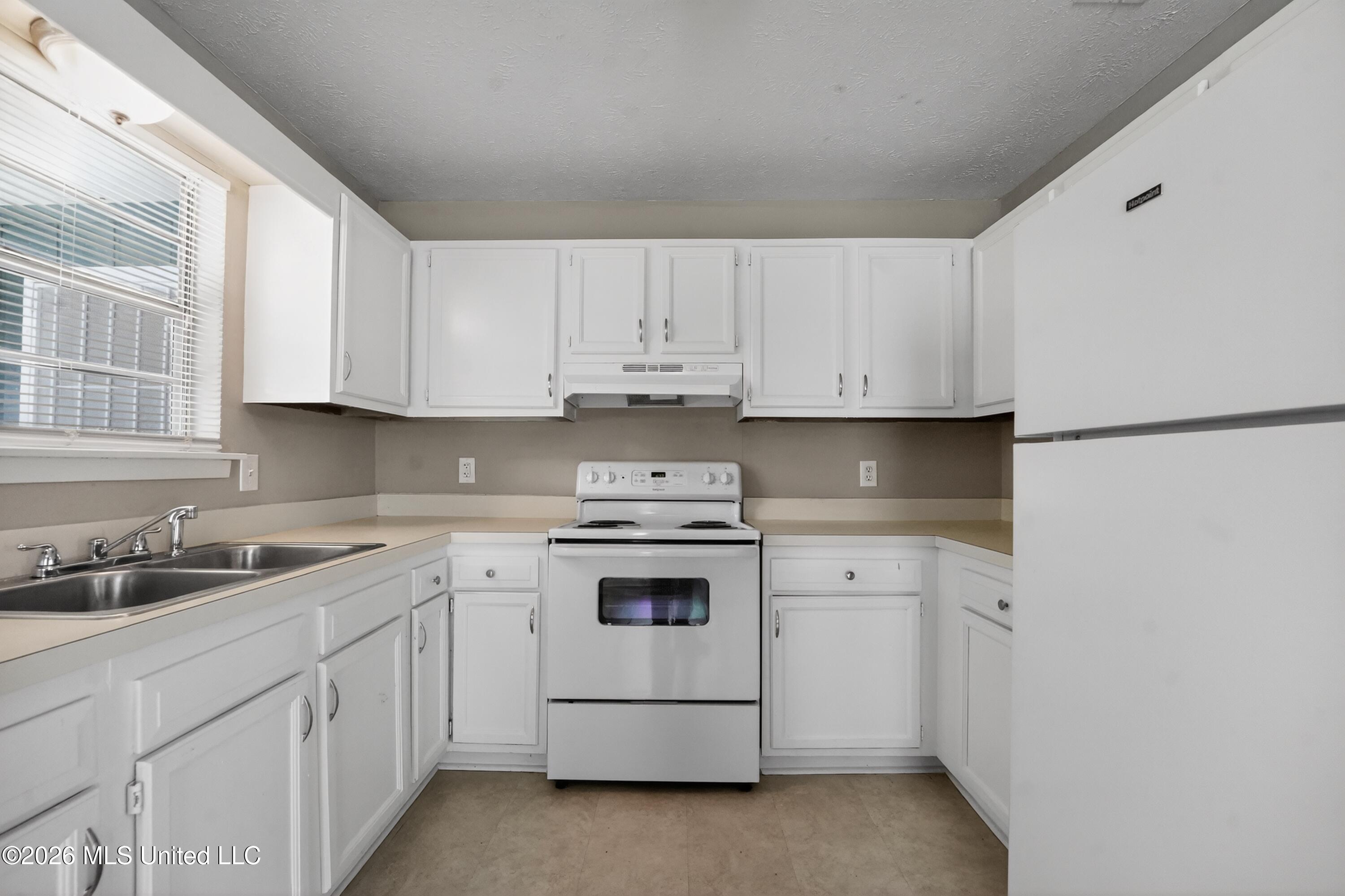 6643 Glen Ridge Drive Property Photo 12