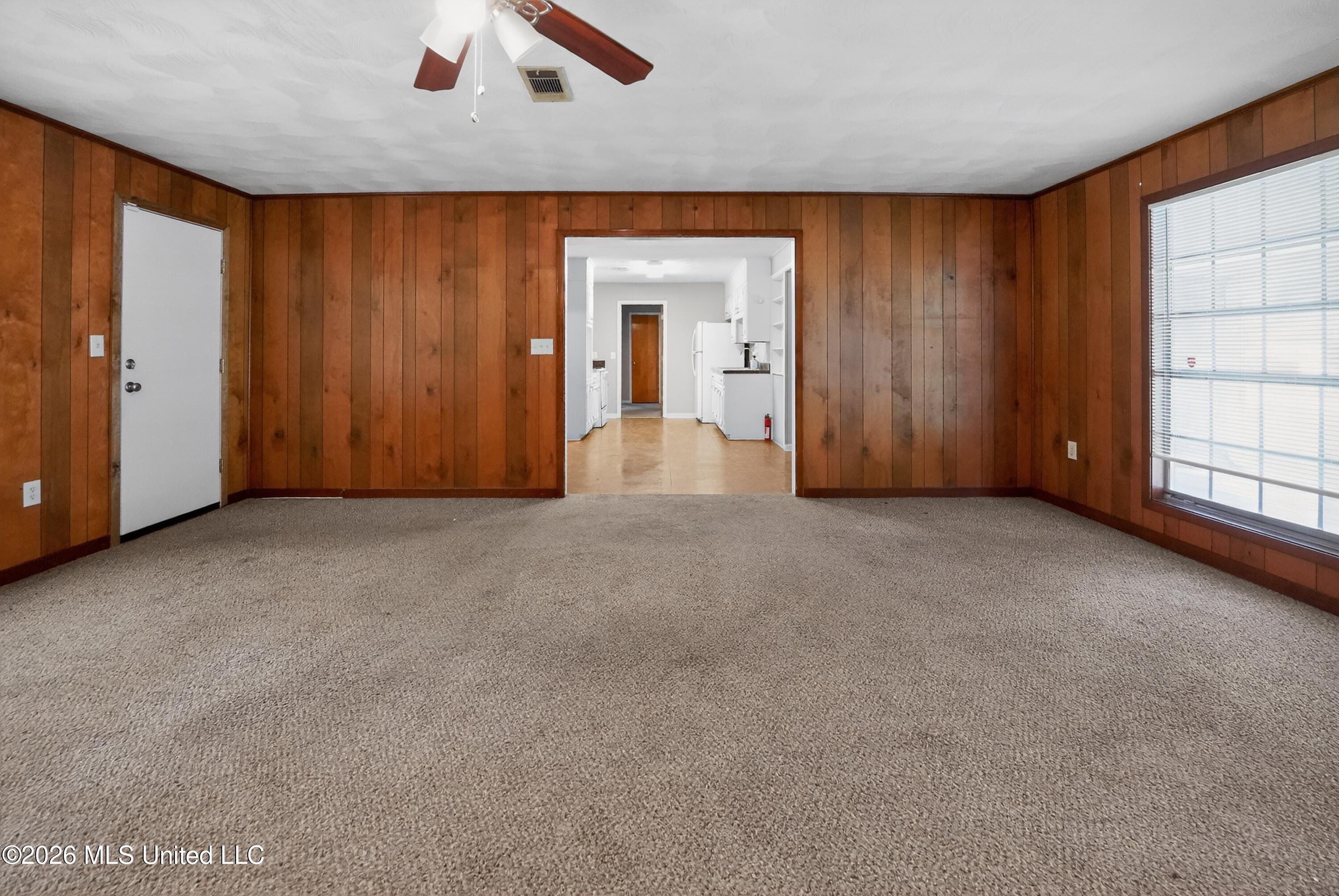 3024 Longwood Drive Property Photo 5