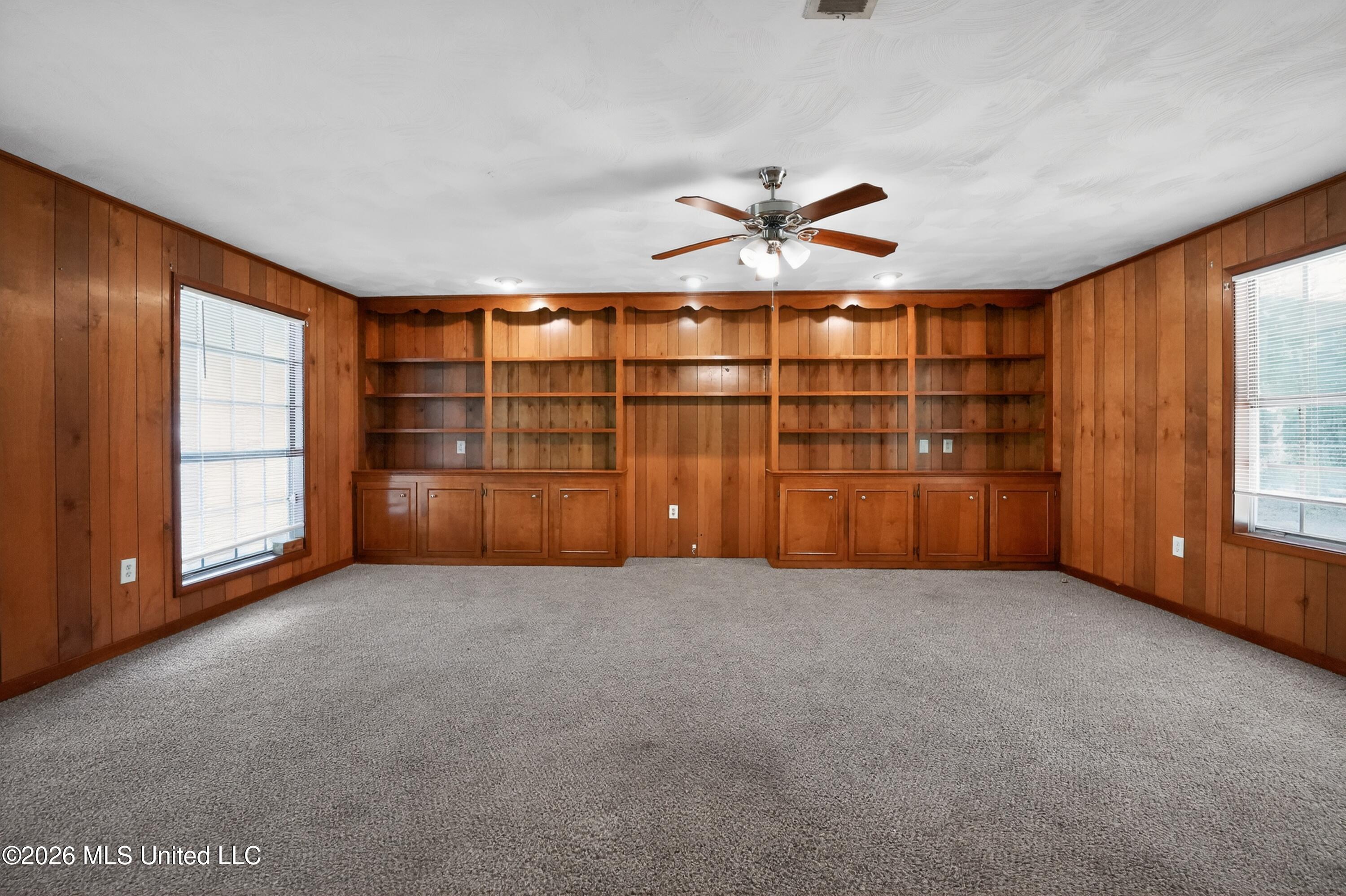 3024 Longwood Drive Property Photo 6