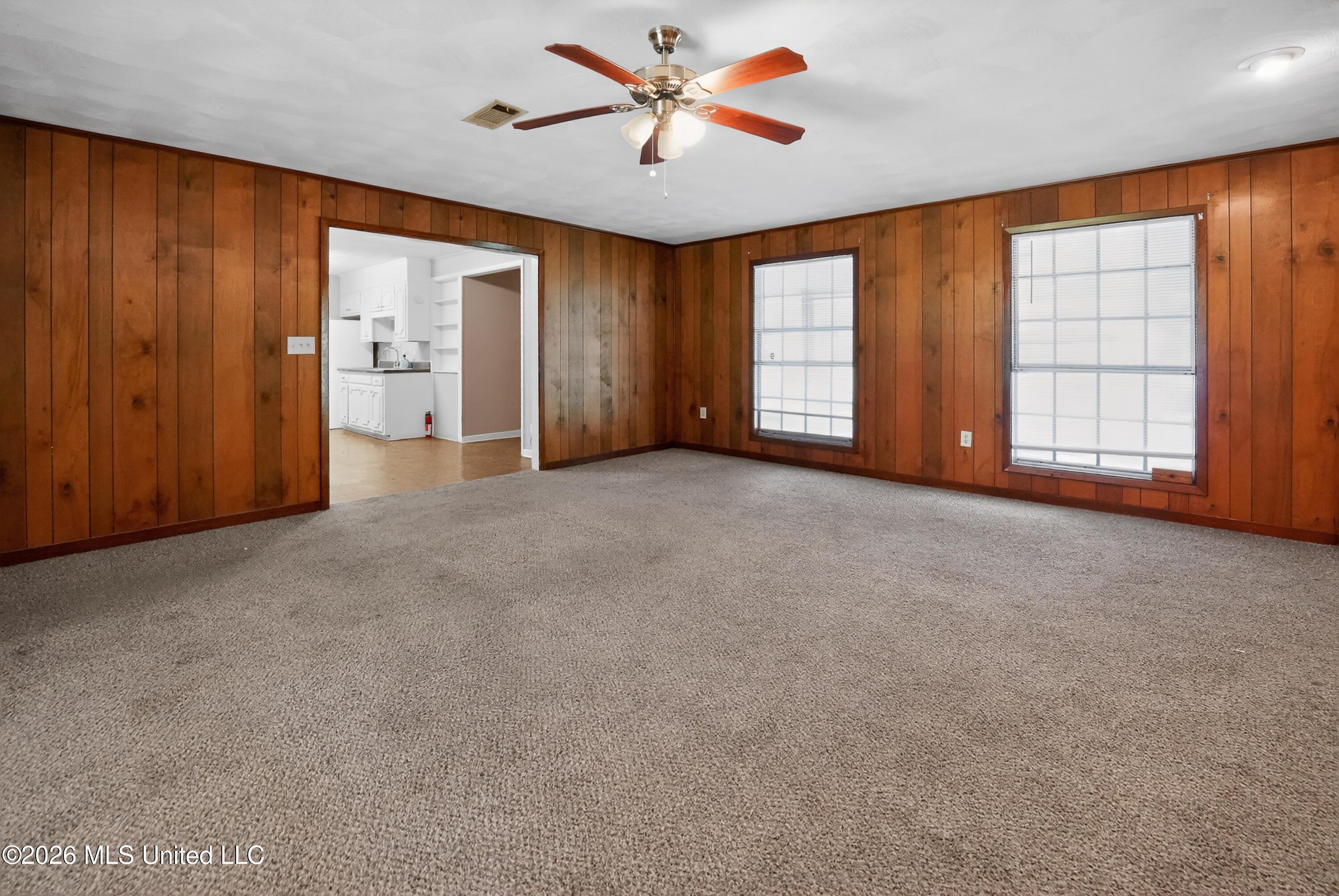 3024 Longwood Drive Property Photo 7
