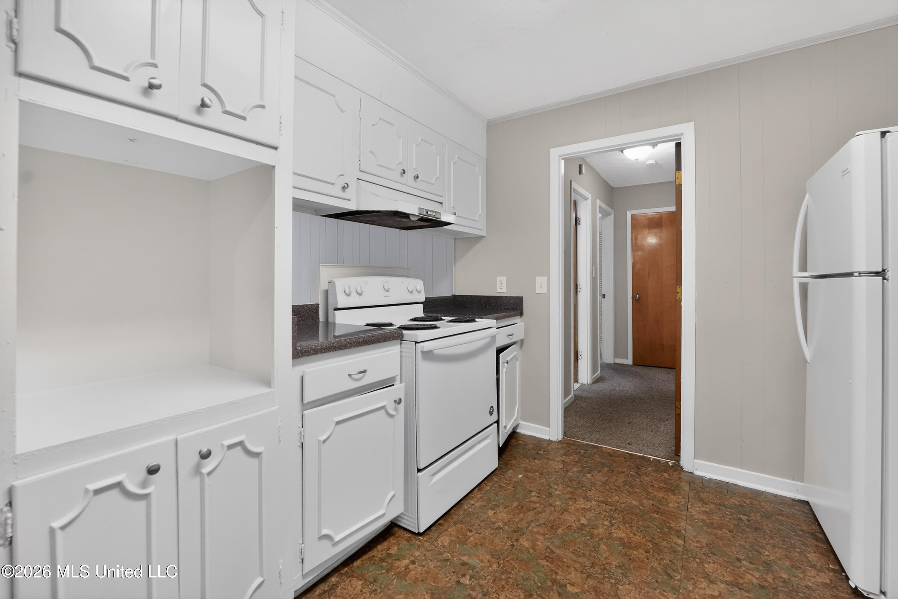3024 Longwood Drive Property Photo 9