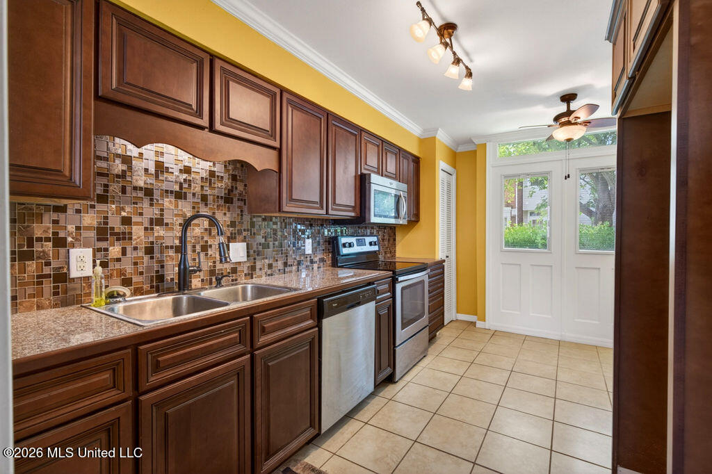 928 Courthouse Road Property Photo 13