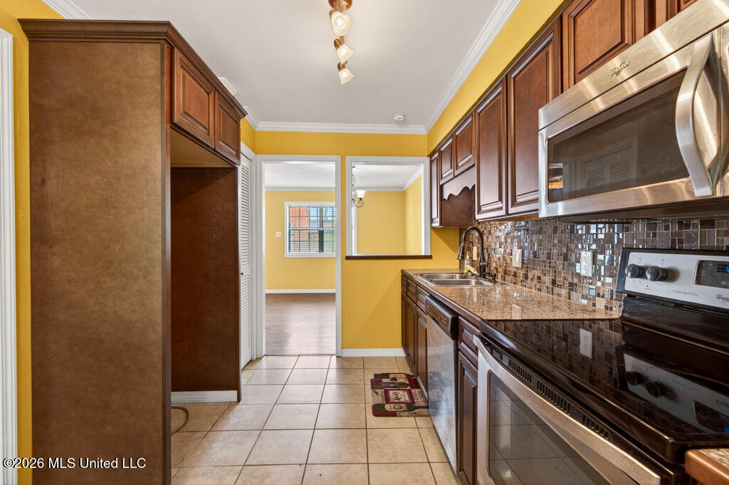 928 Courthouse Road Property Photo 14