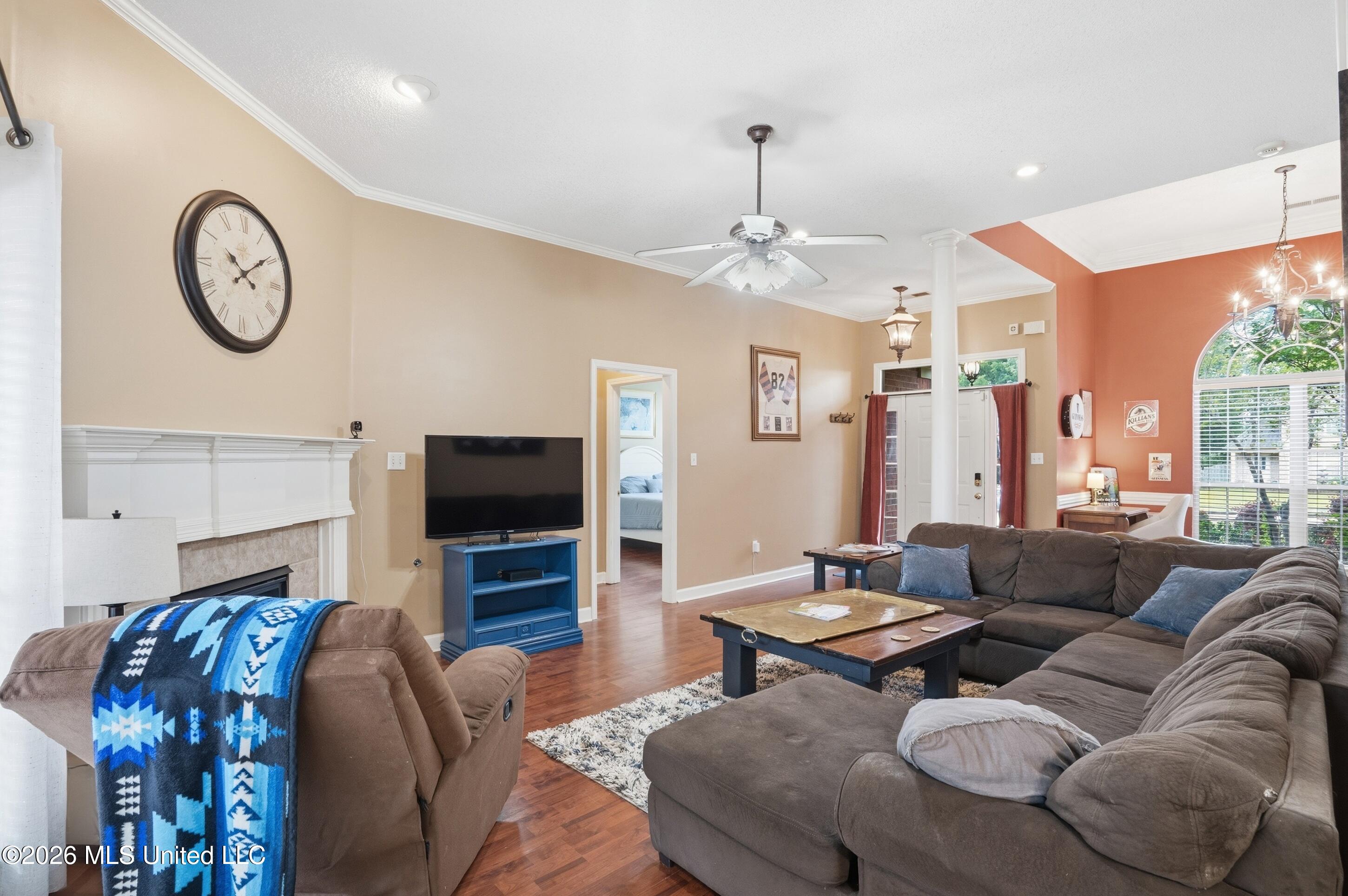 6093 Shadow Oaks Cove S Property Photo 8