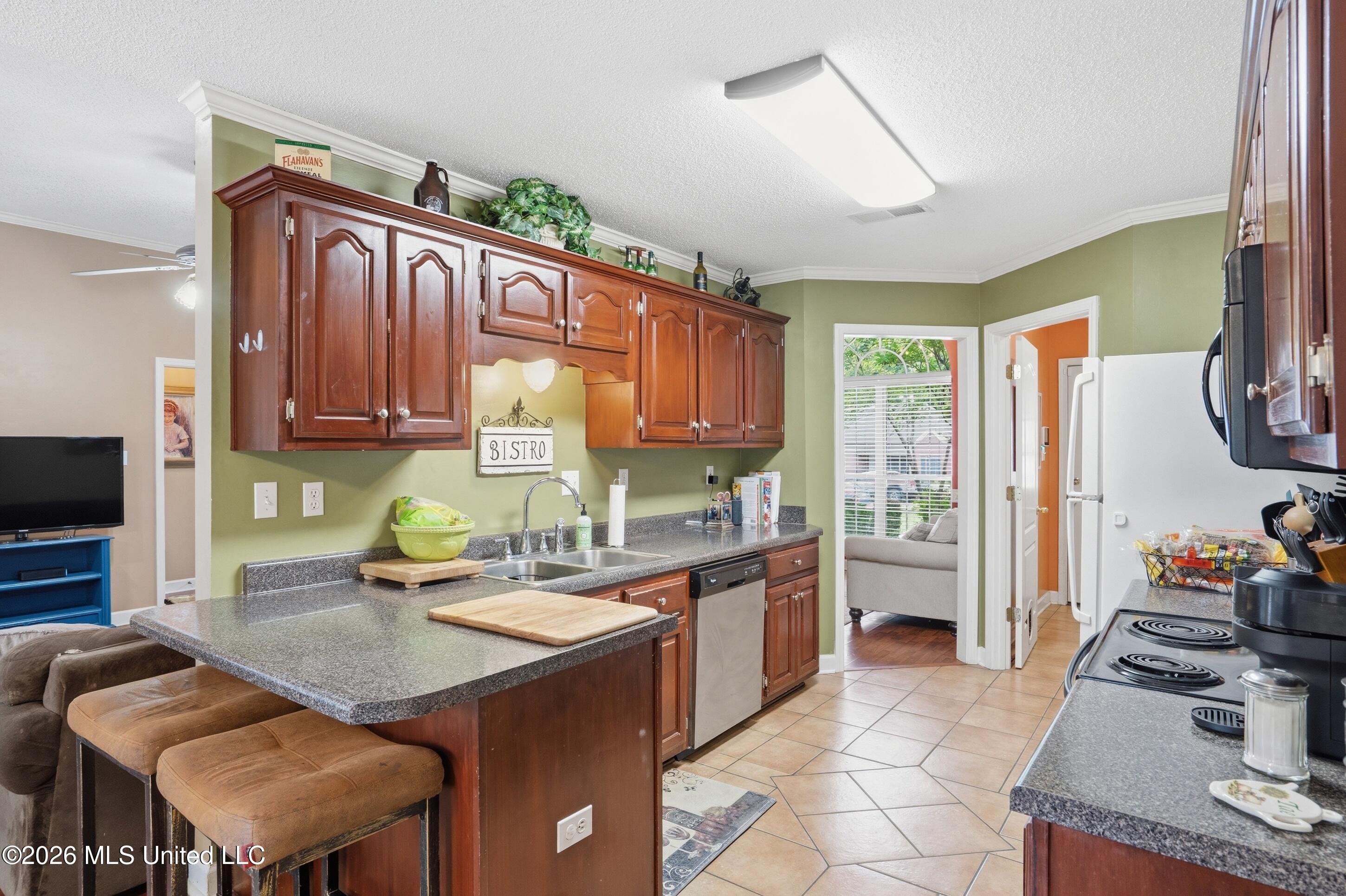 6093 Shadow Oaks Cove S Property Photo 14