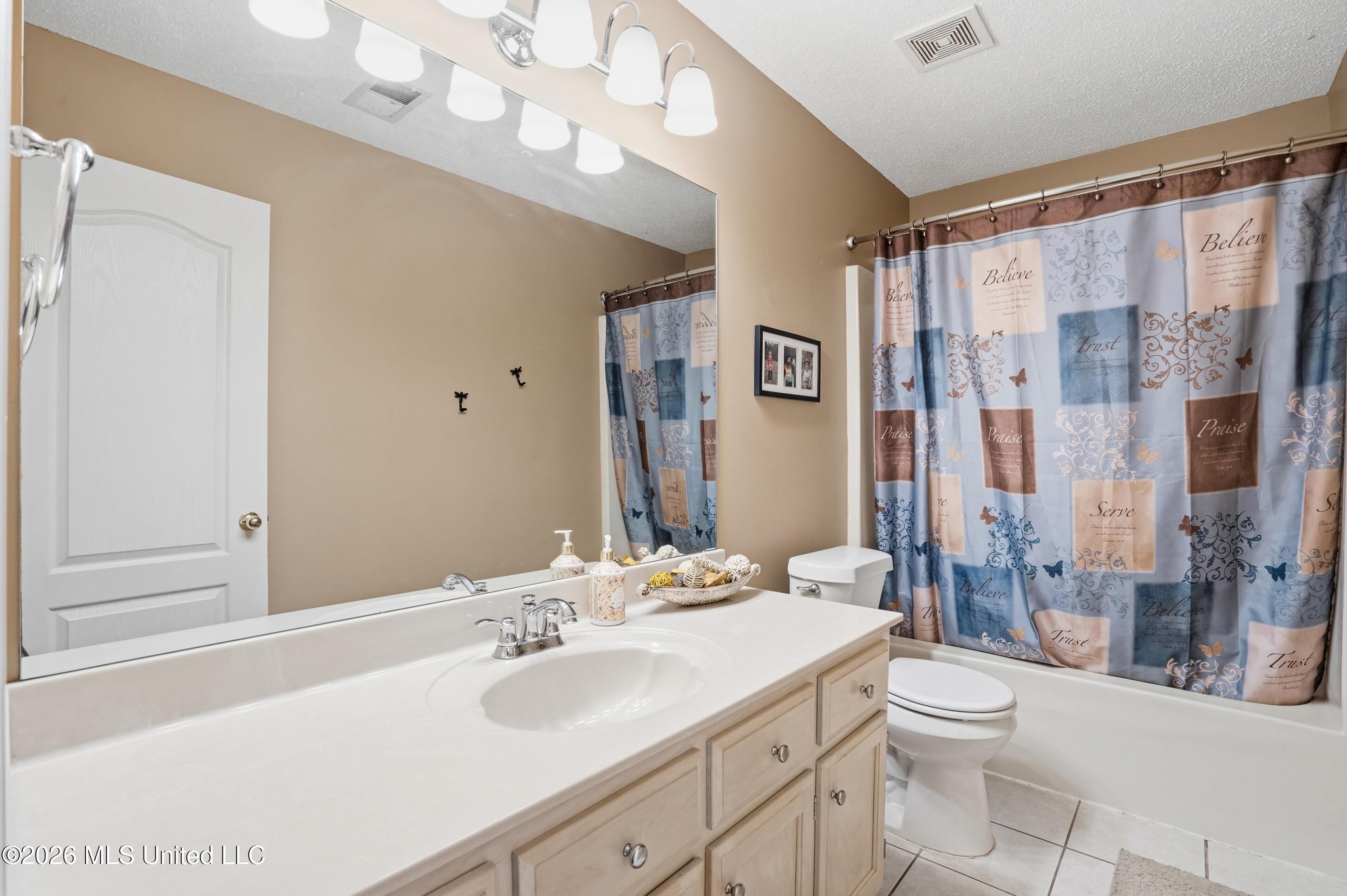 6093 Shadow Oaks Cove S Property Photo 18