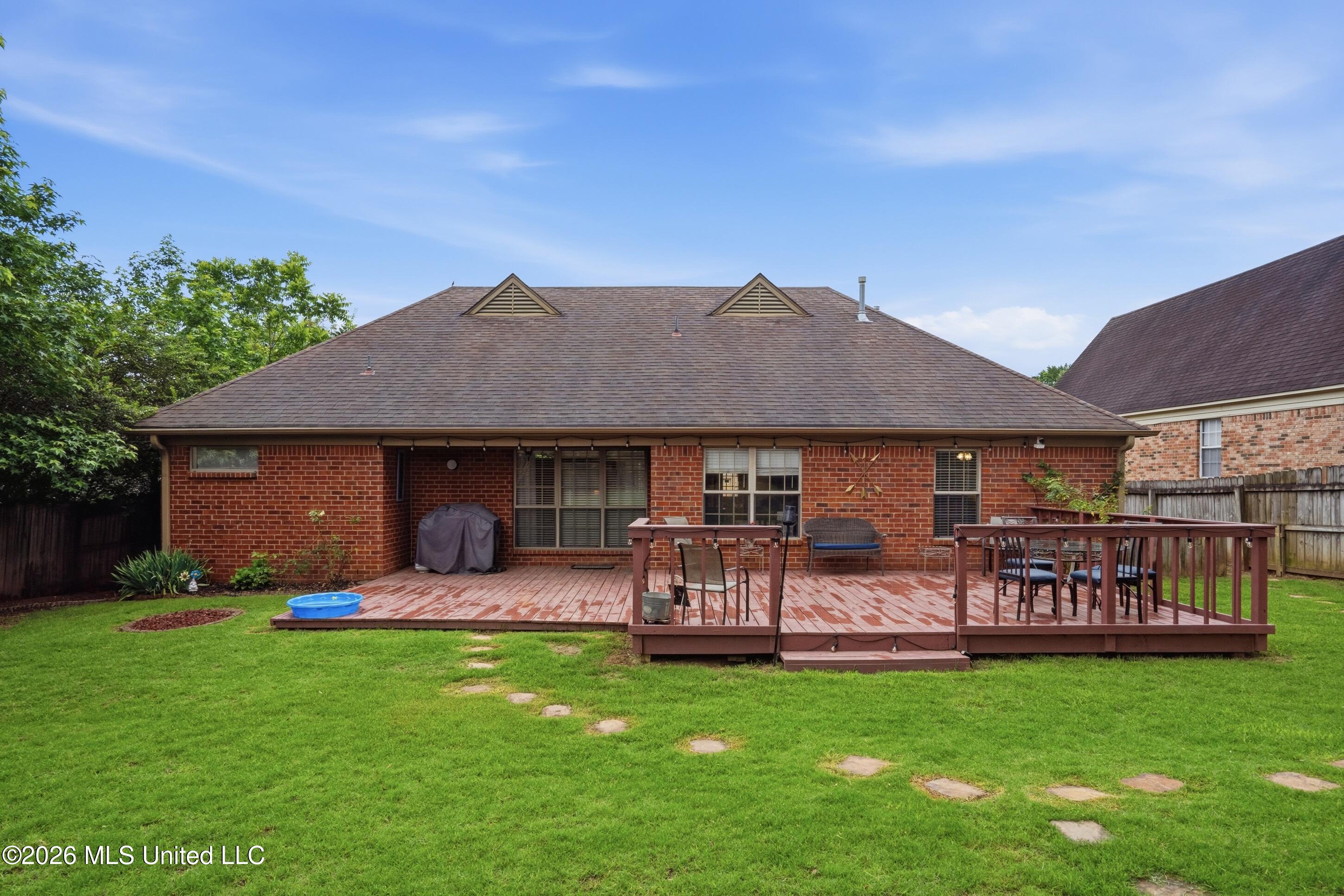 6093 Shadow Oaks Cove S Property Photo 23