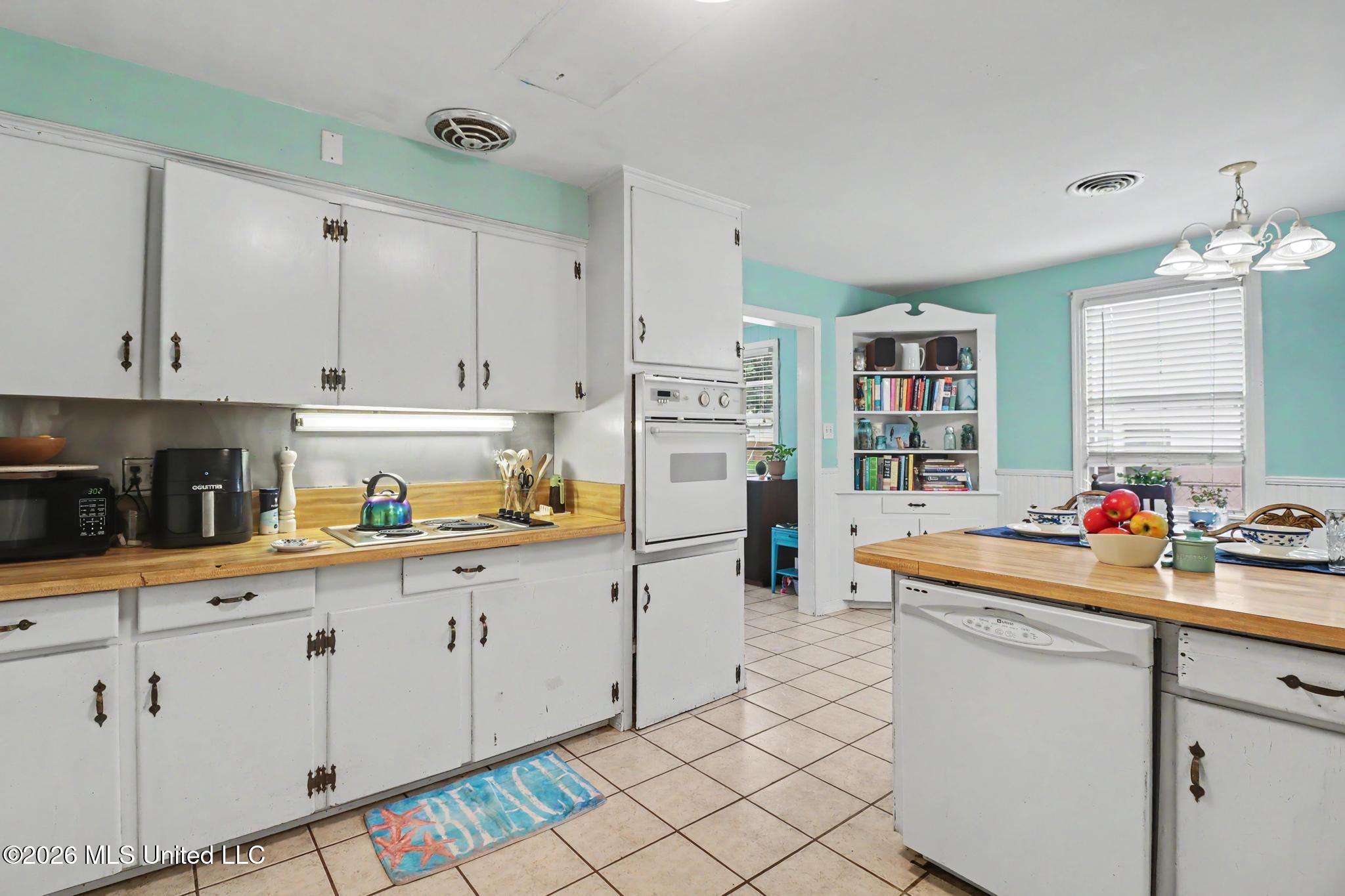 1515 Westward Drive Property Photo 8