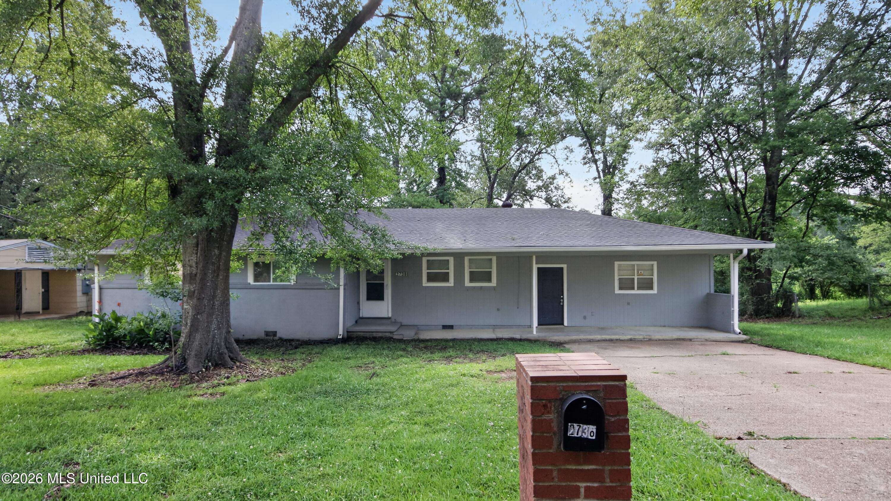 2738 Woodside Drive Property Photo 1