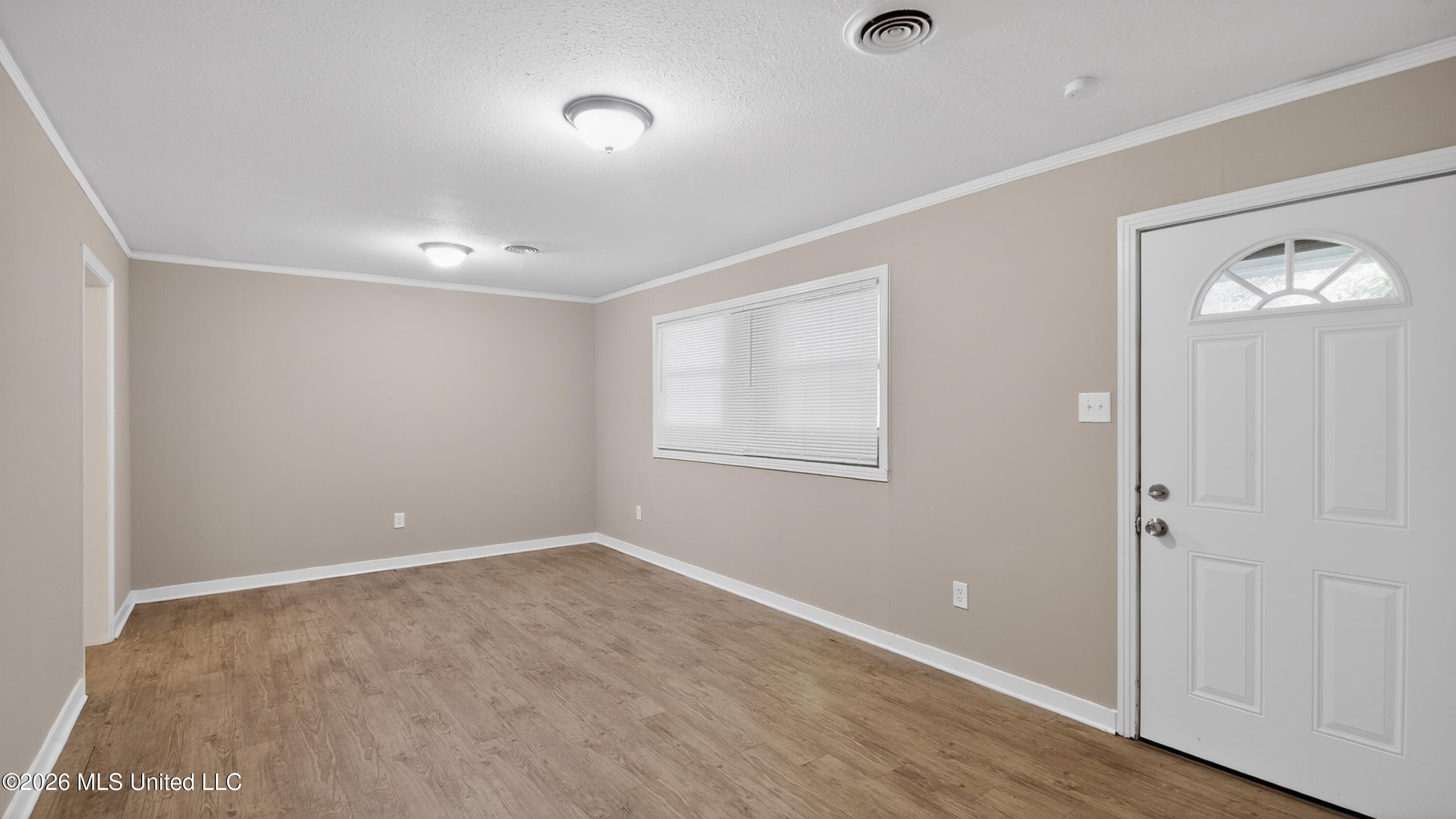 2738 Woodside Drive Property Photo 8