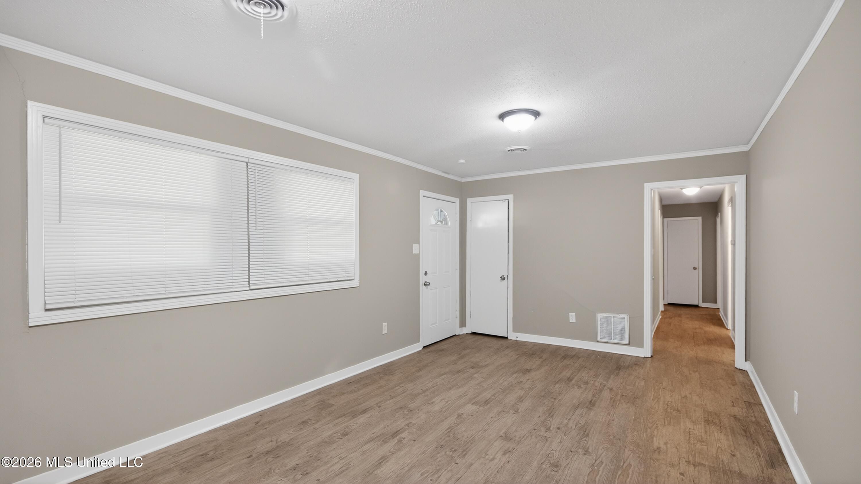 2738 Woodside Drive Property Photo 11