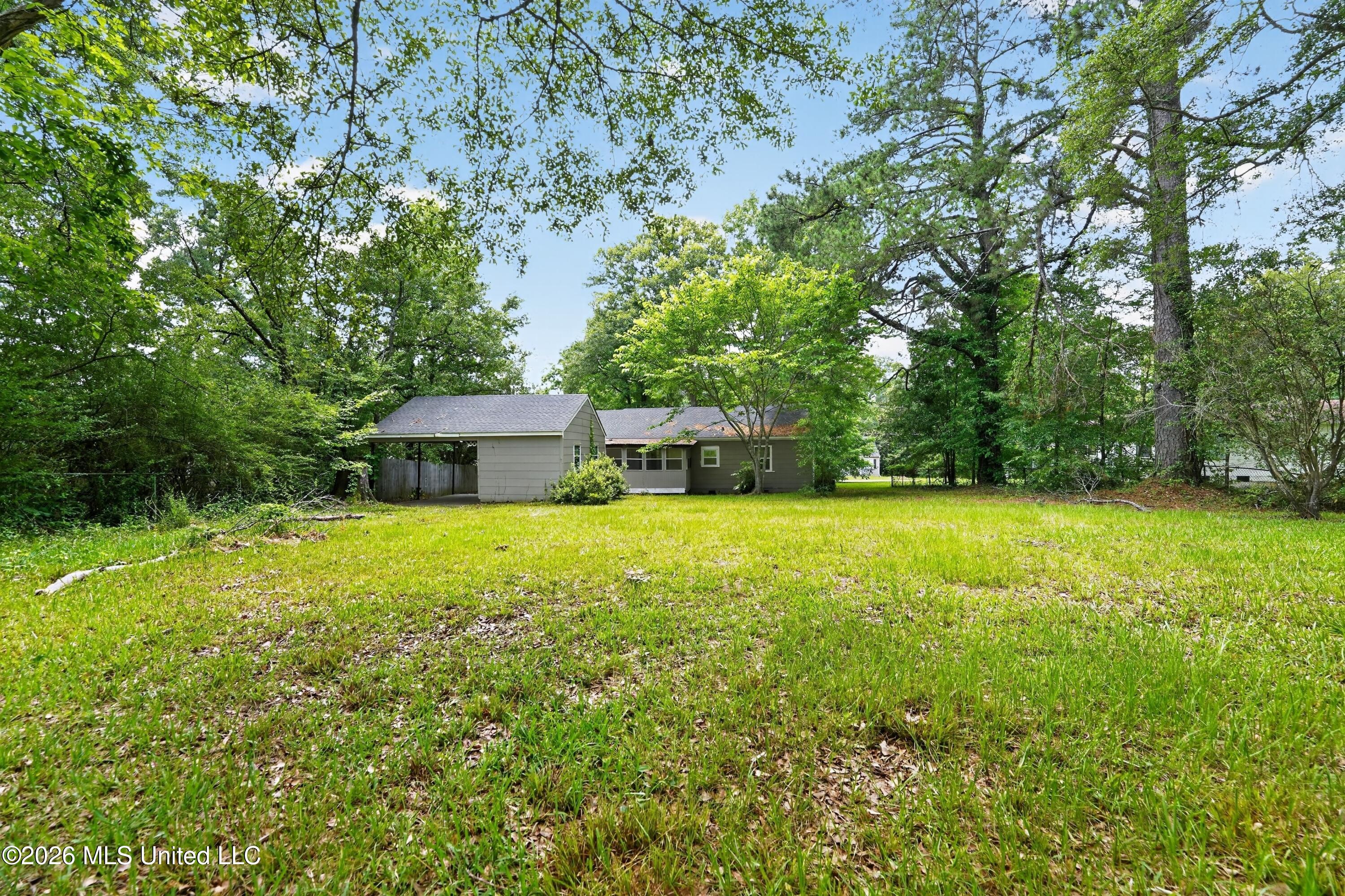 5160 Lurline Drive Property Photo 4