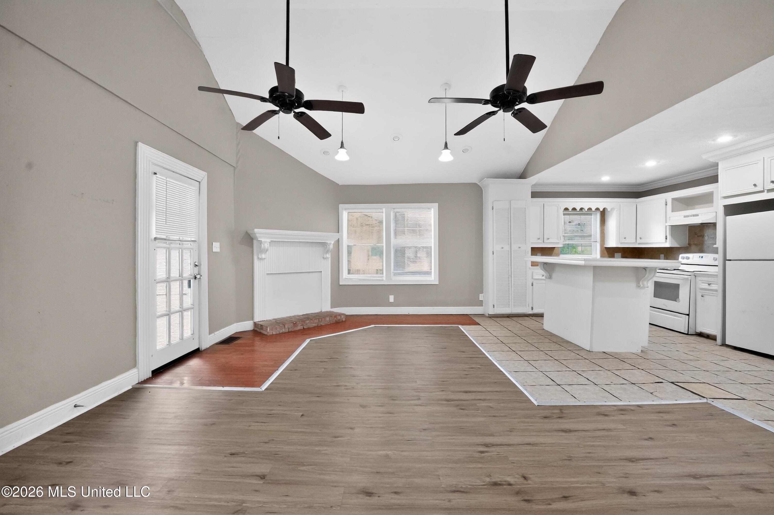5160 Lurline Drive Property Photo 6